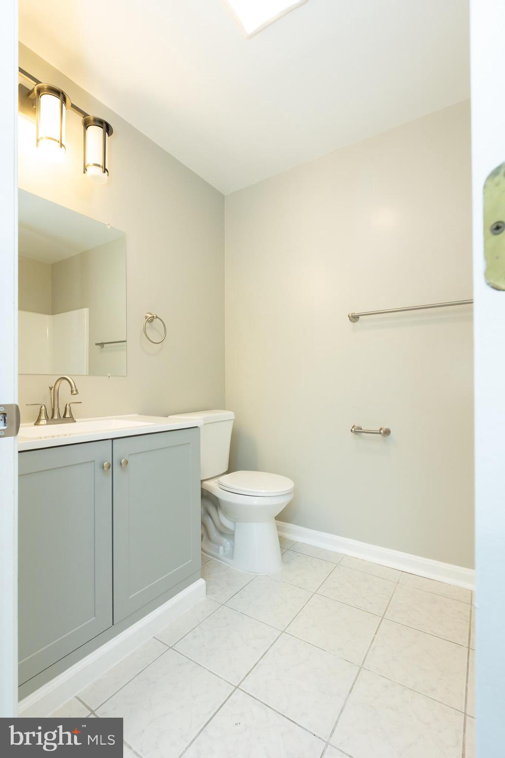 LAKETREE - Residential