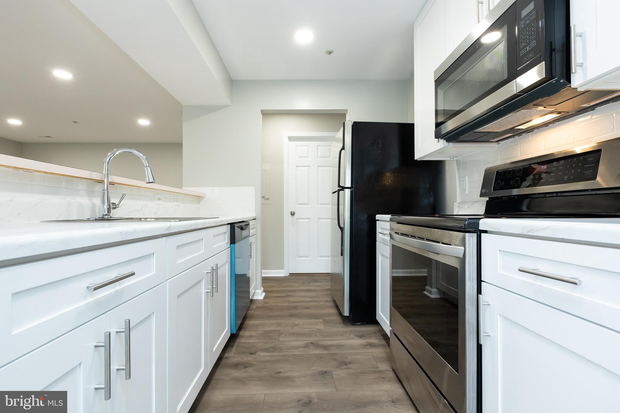 LAKETREE - Residential