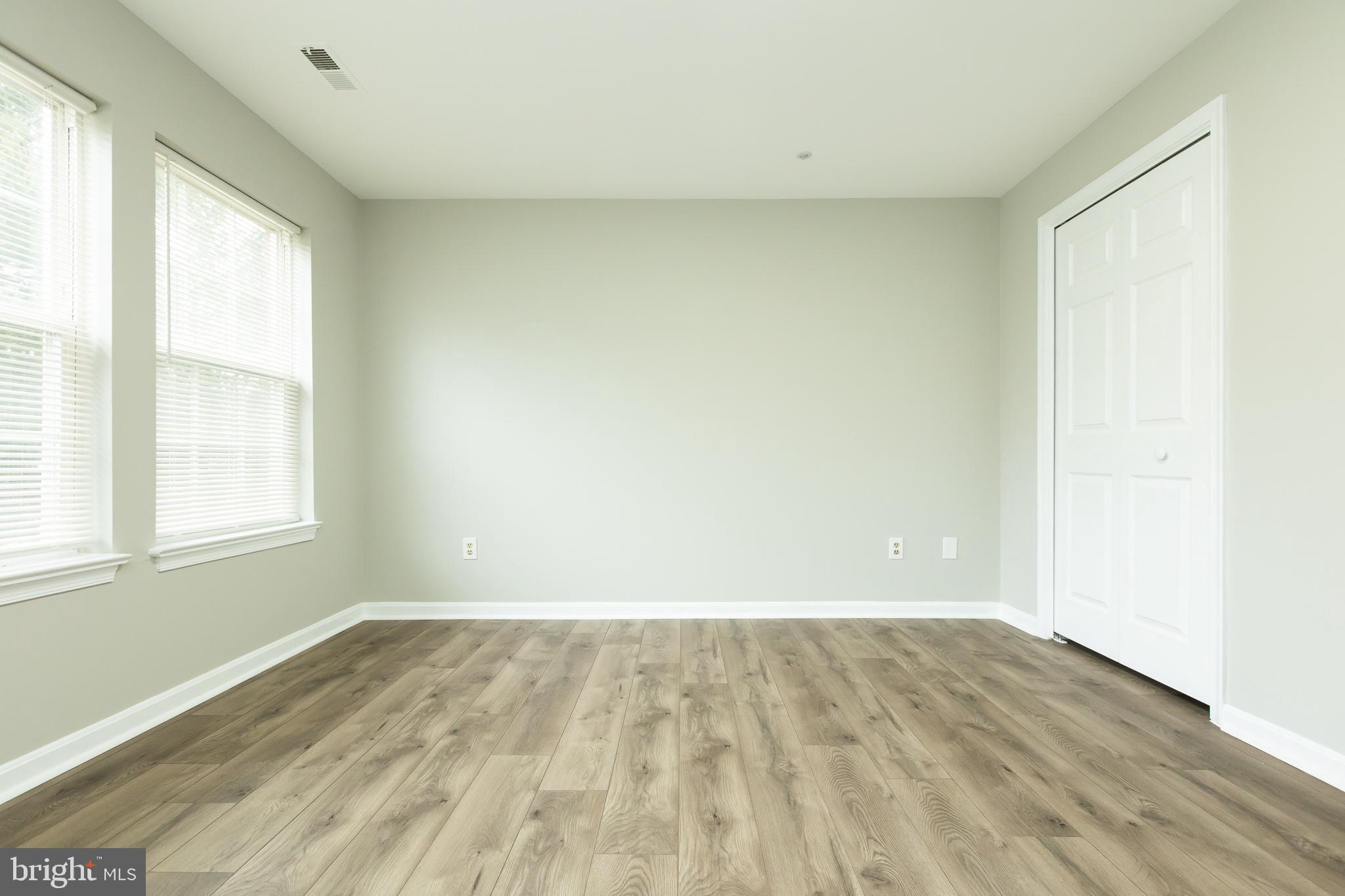 LAKETREE - Residential