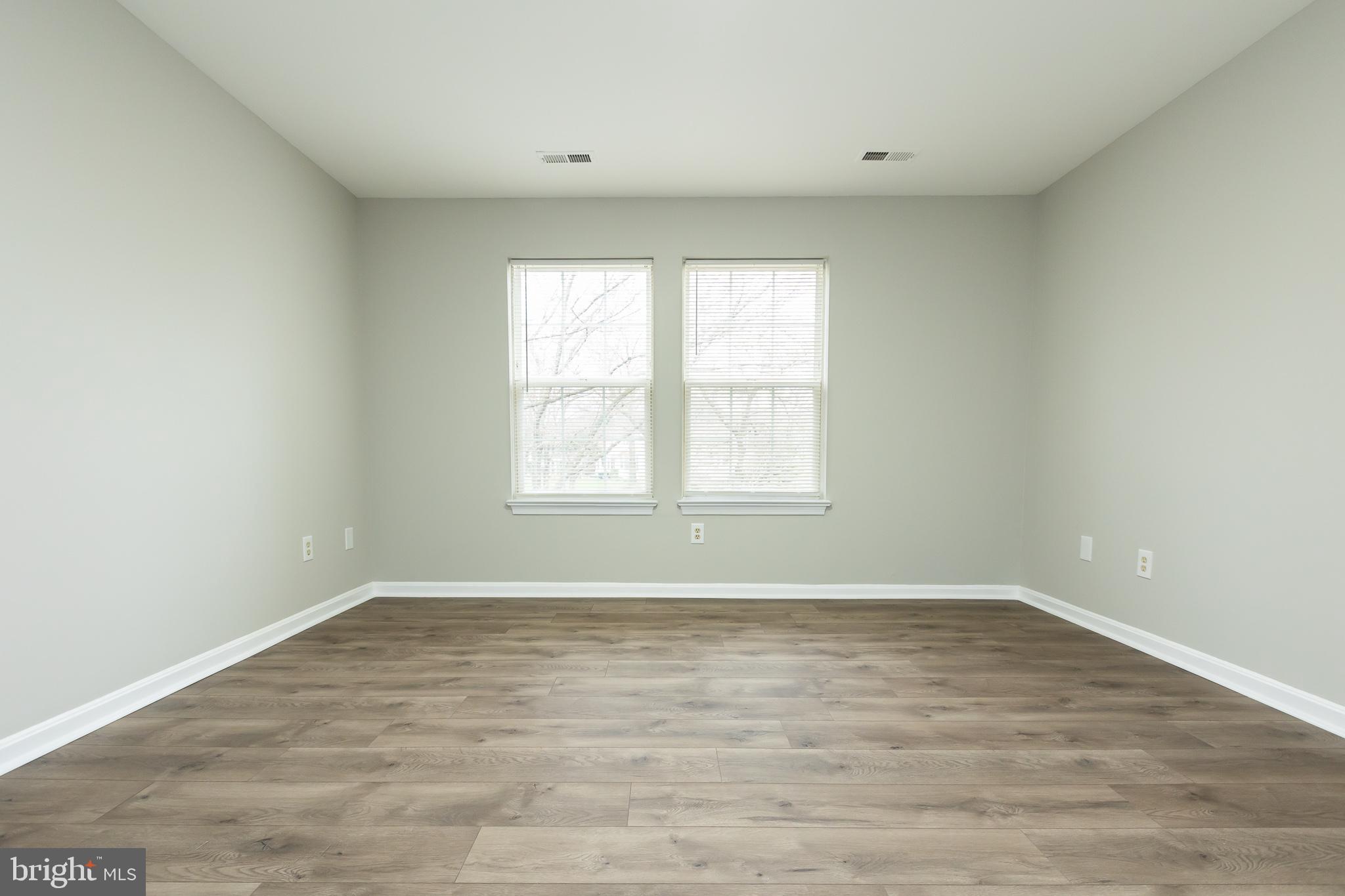 LAKETREE - Residential