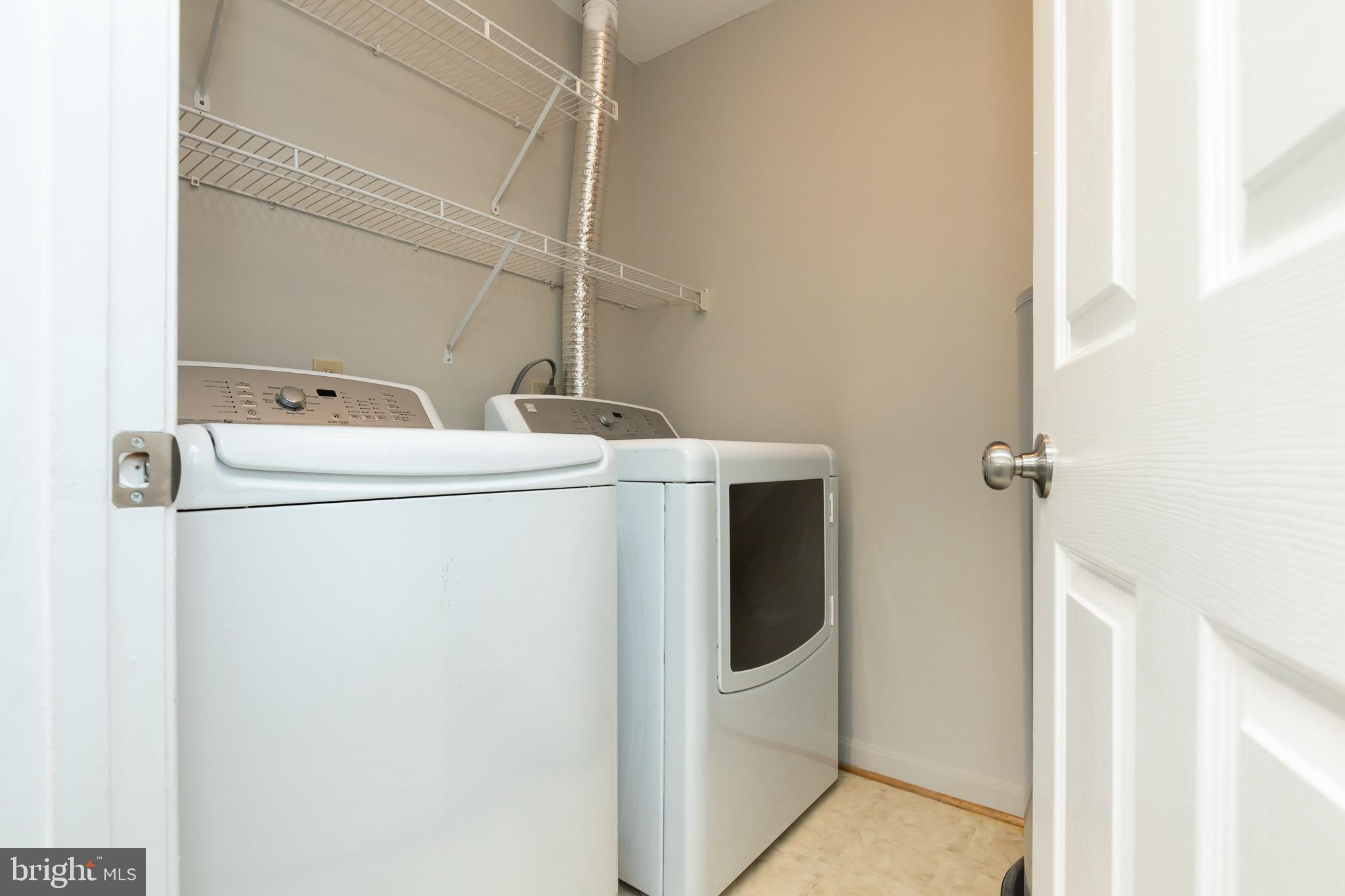 LAKETREE - Residential