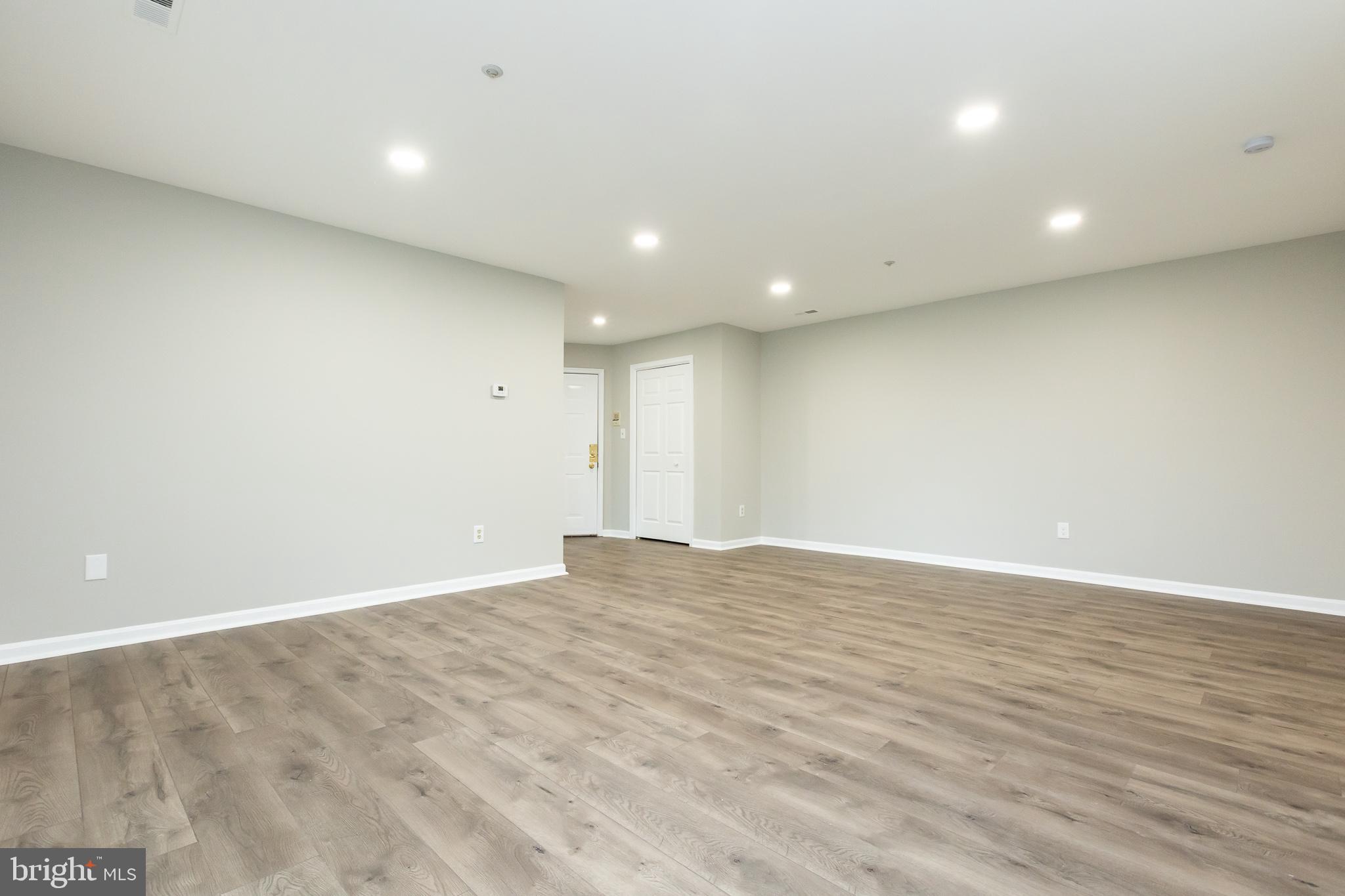 LAKETREE - Residential