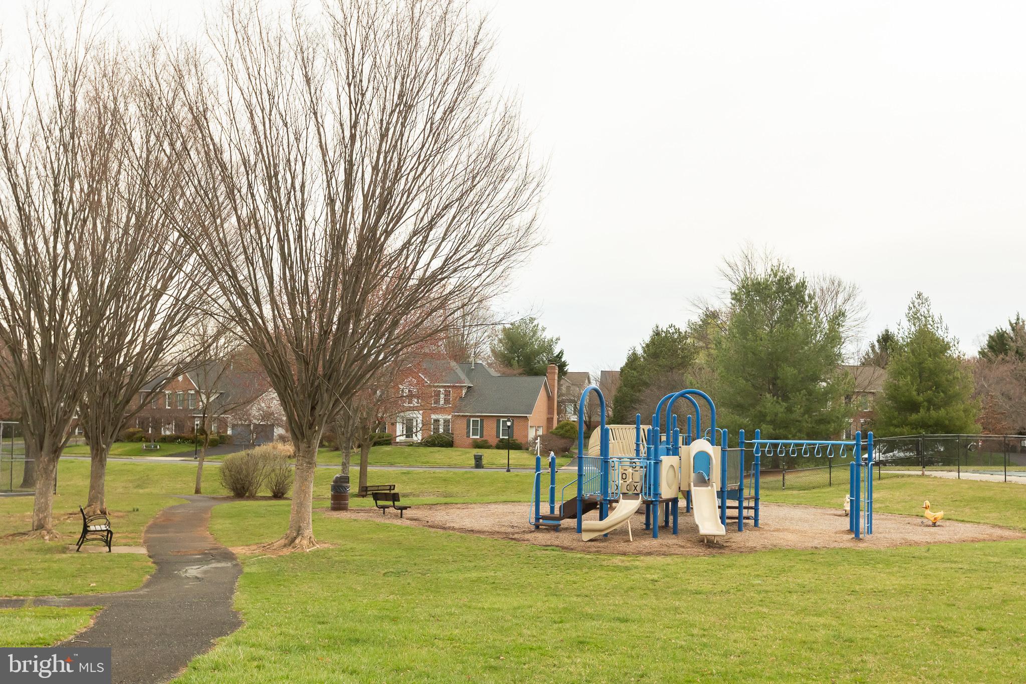 LAKETREE - Residential