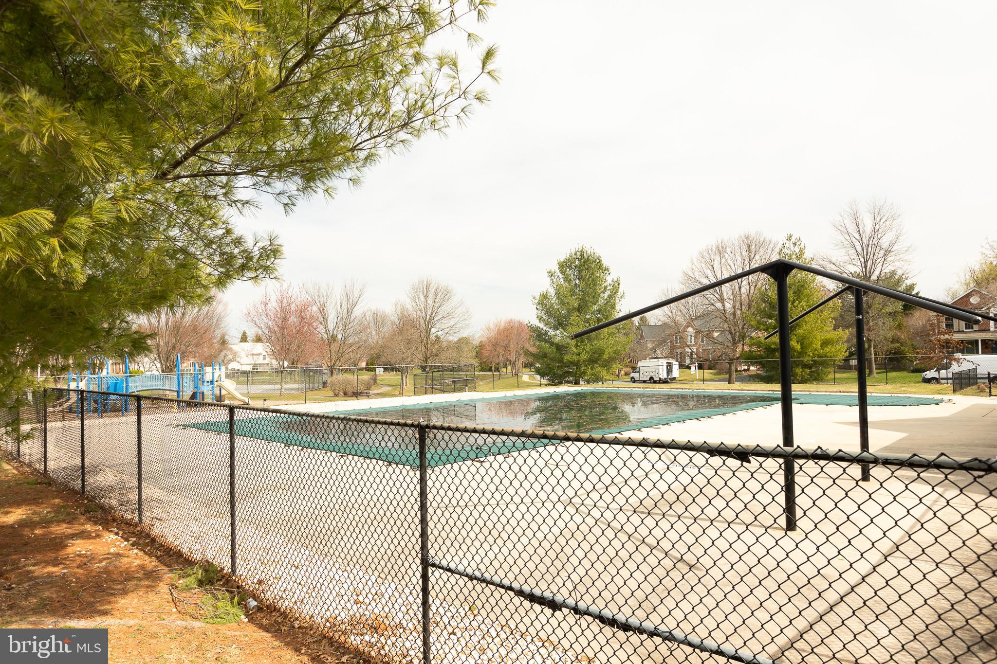 LAKETREE - Residential