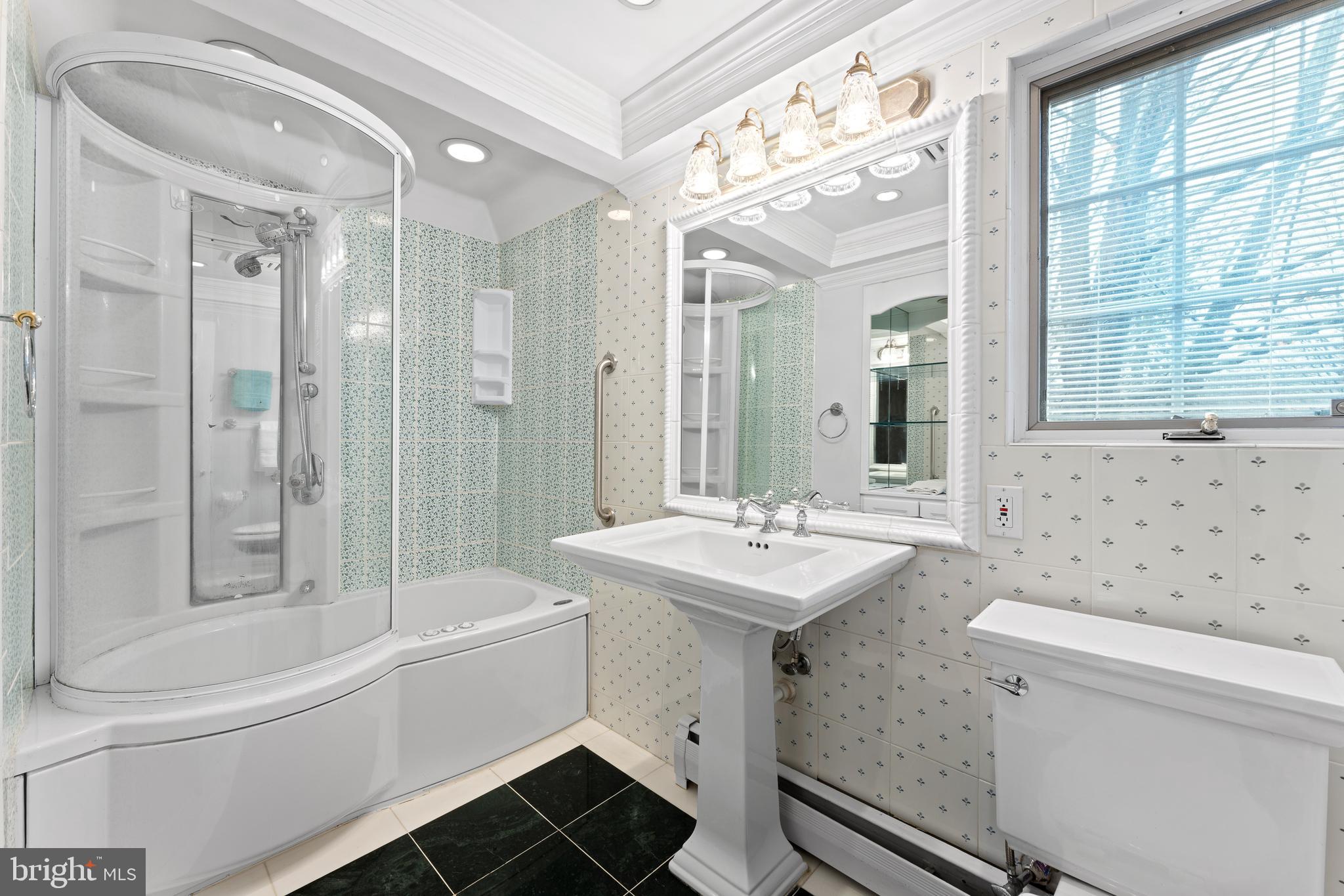 CANTERBURY WOODS - Residential