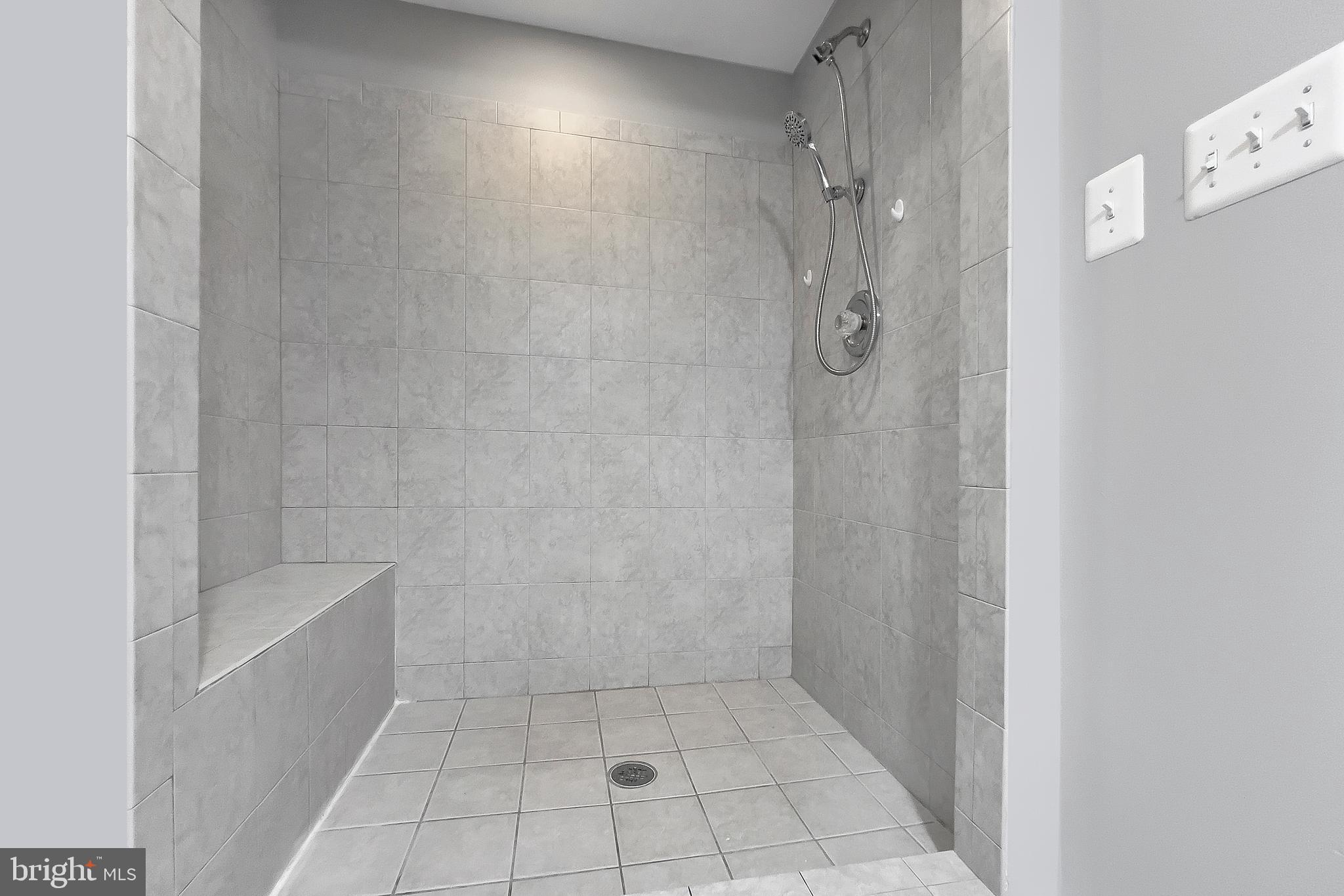 GLEN COVE - Residential