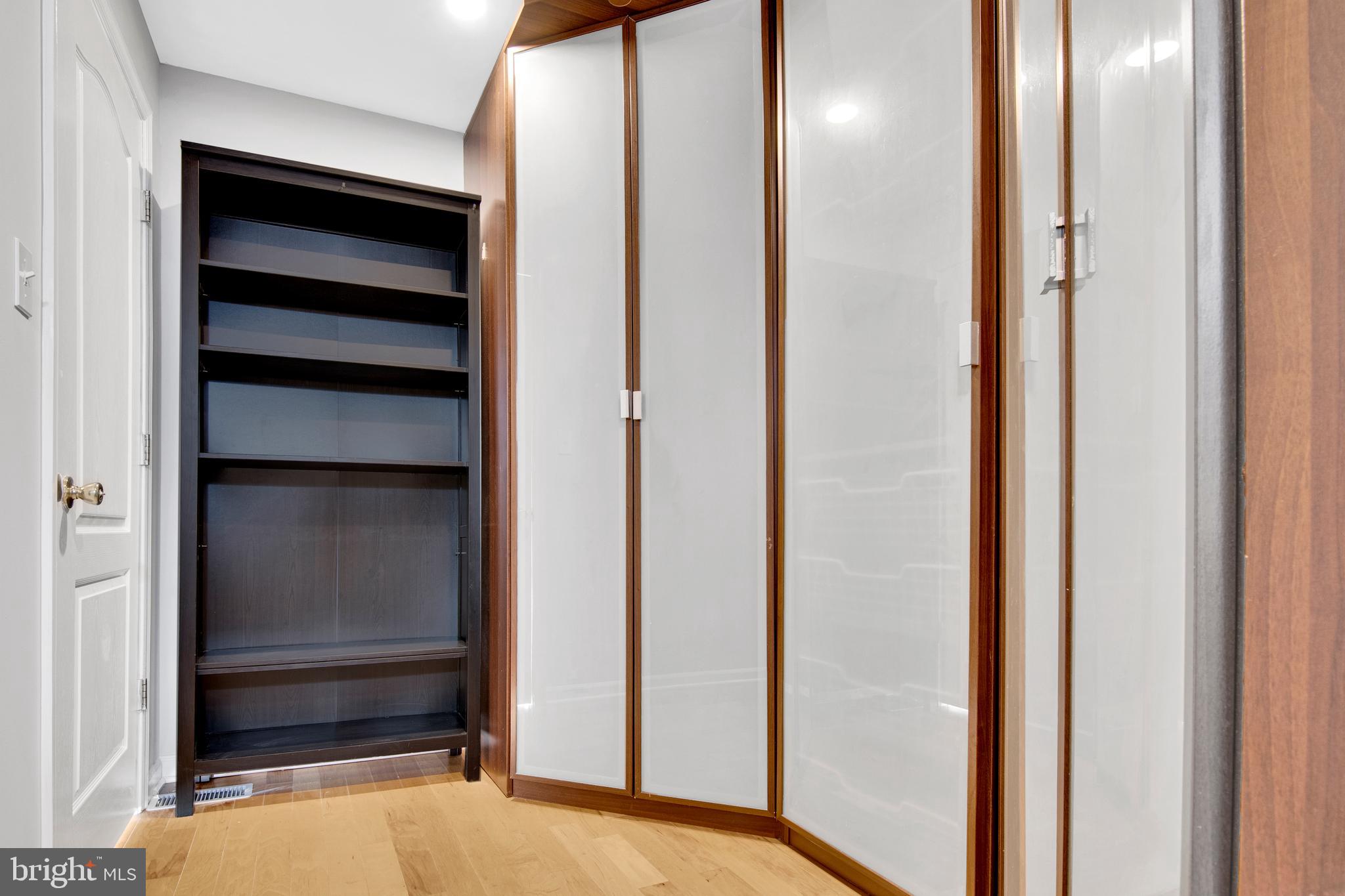 GLEN COVE - Residential