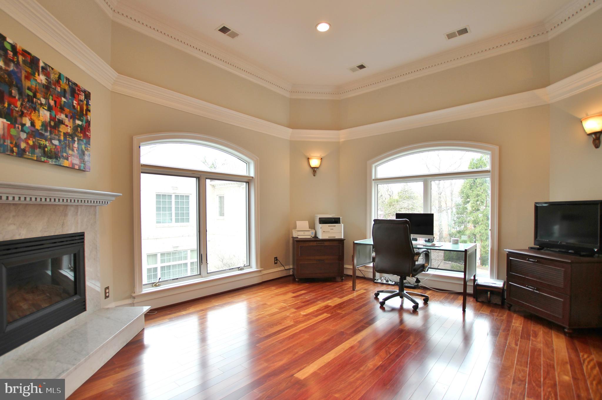 RIVERWOOD - Residential