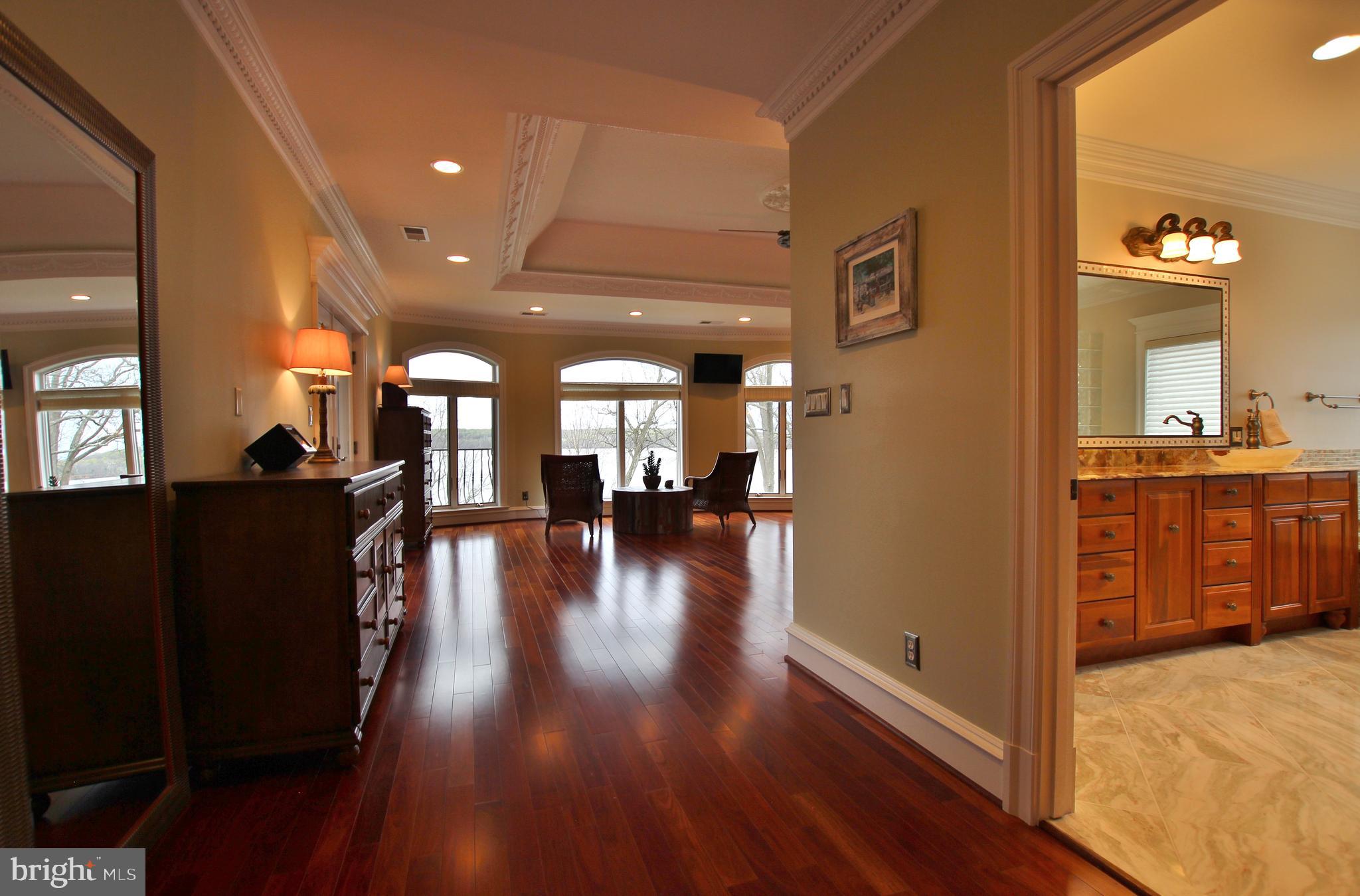 RIVERWOOD - Residential