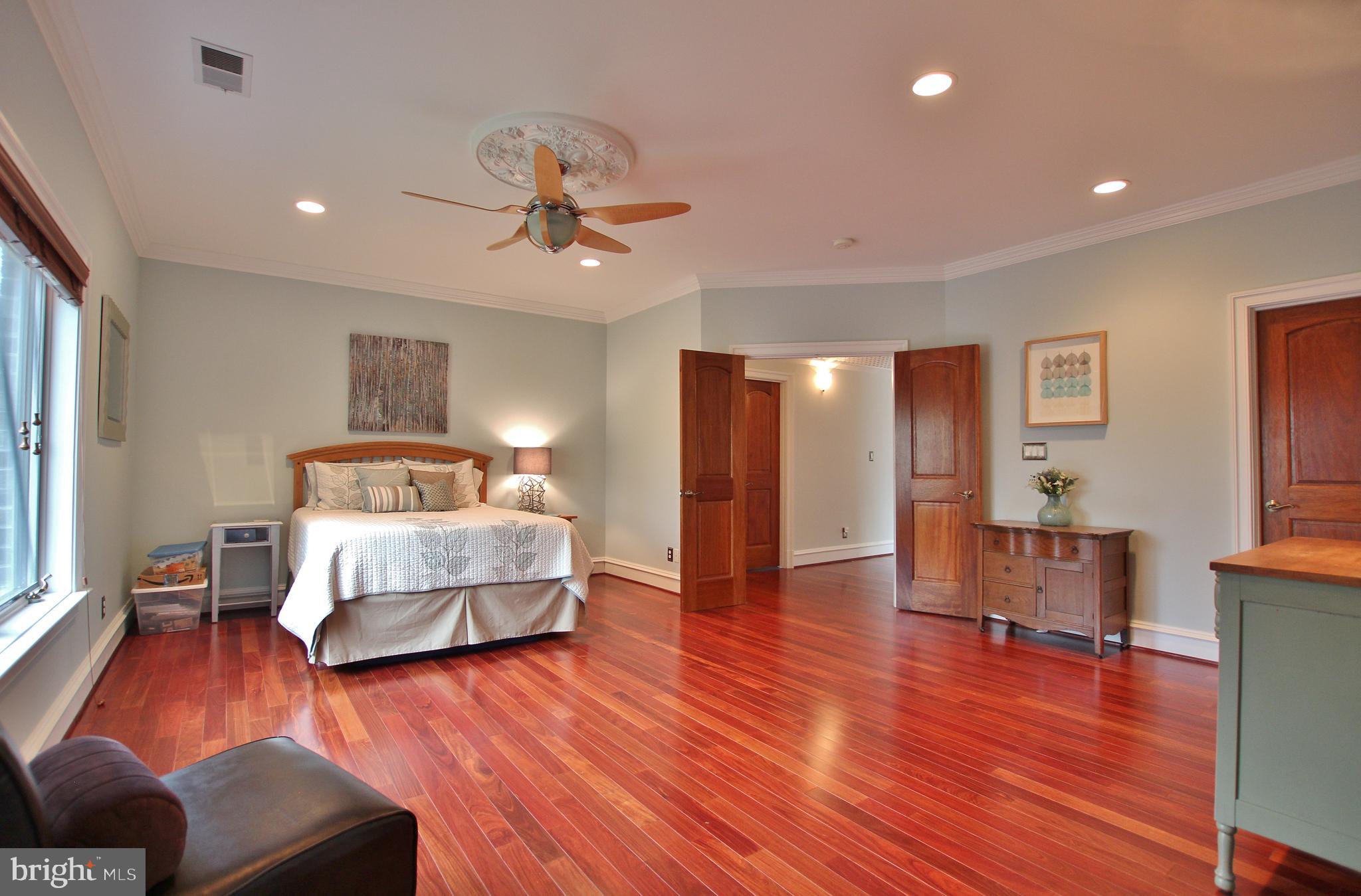 RIVERWOOD - Residential