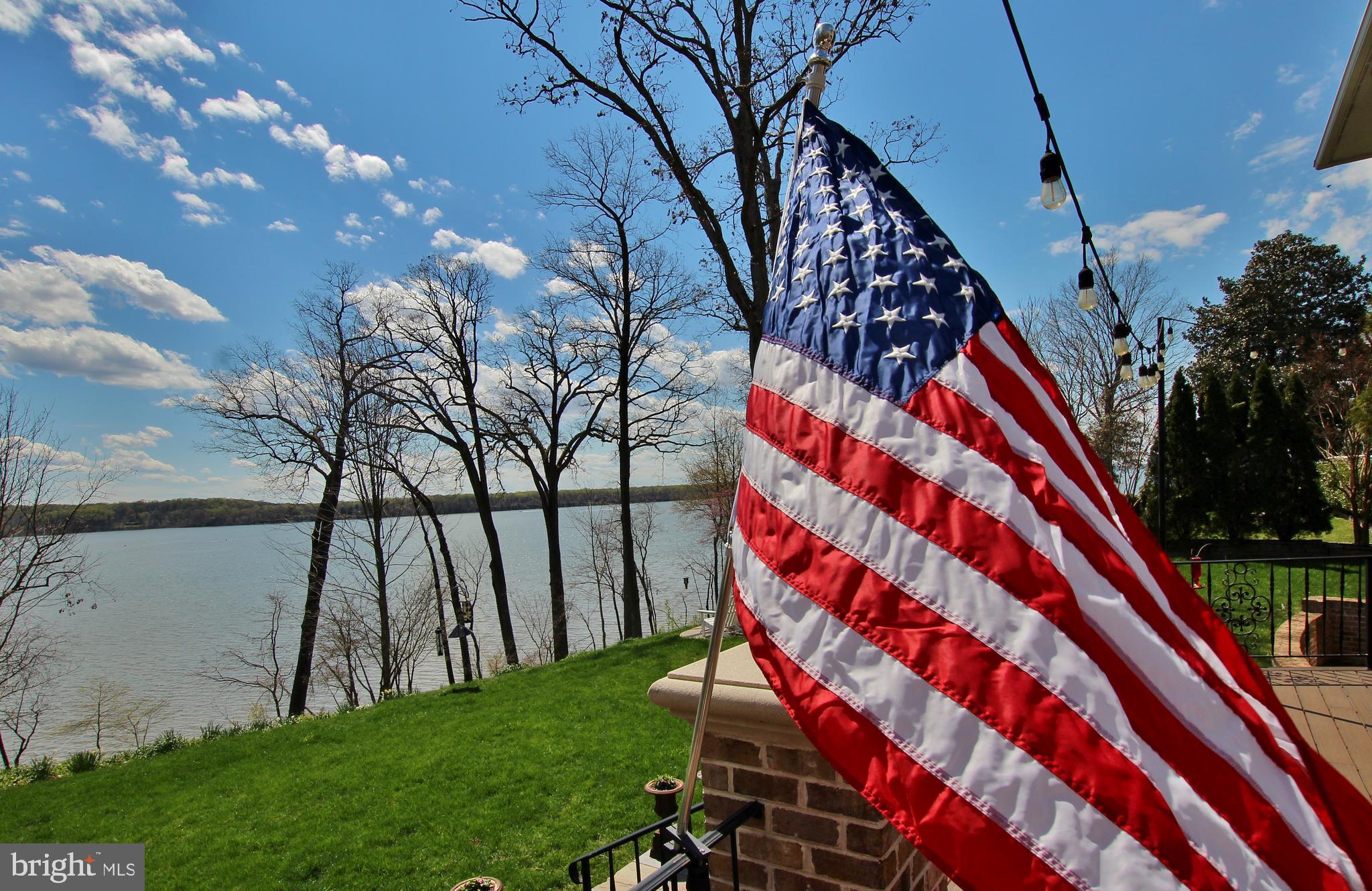 RIVERWOOD - Residential