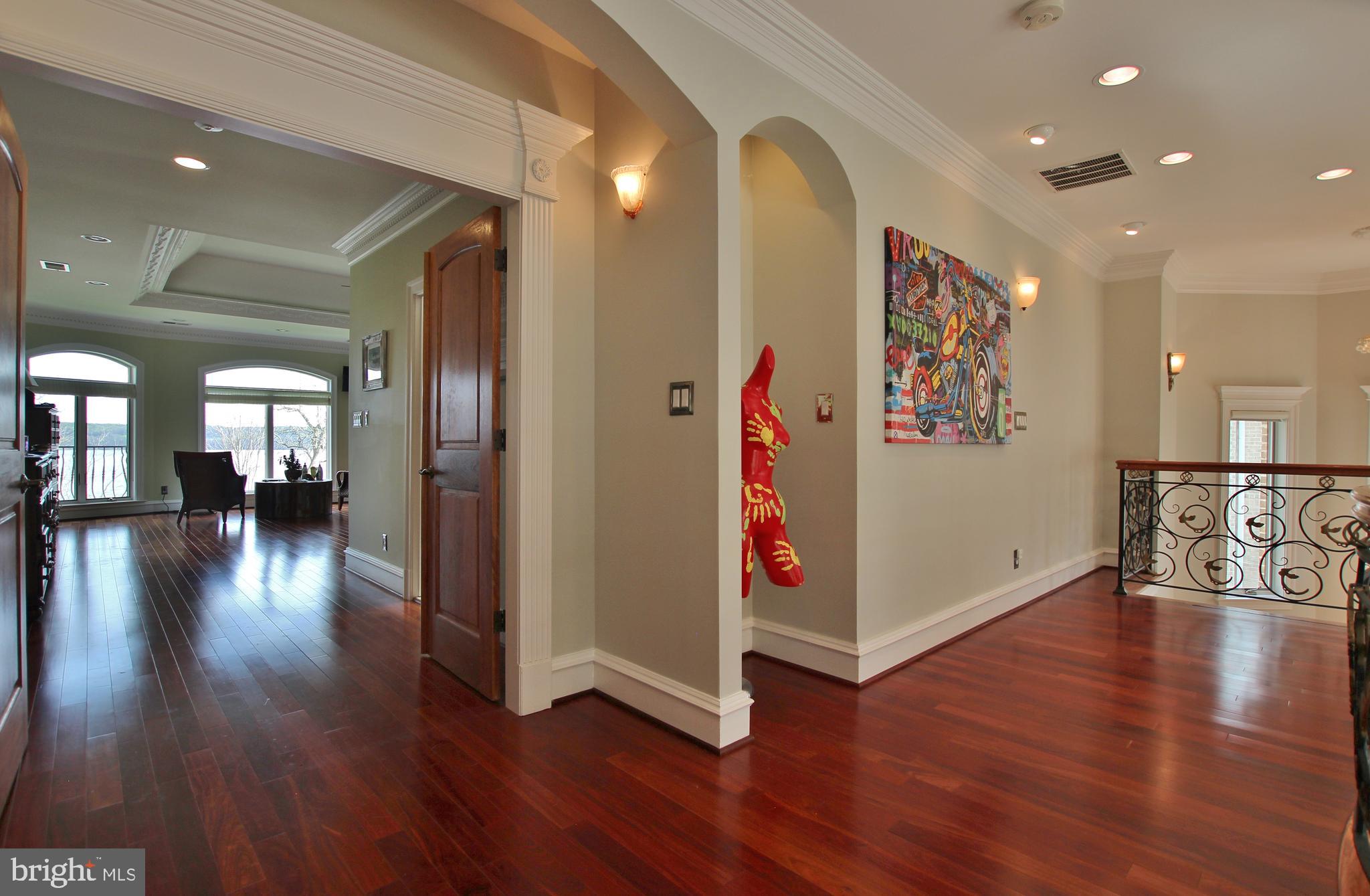 RIVERWOOD - Residential