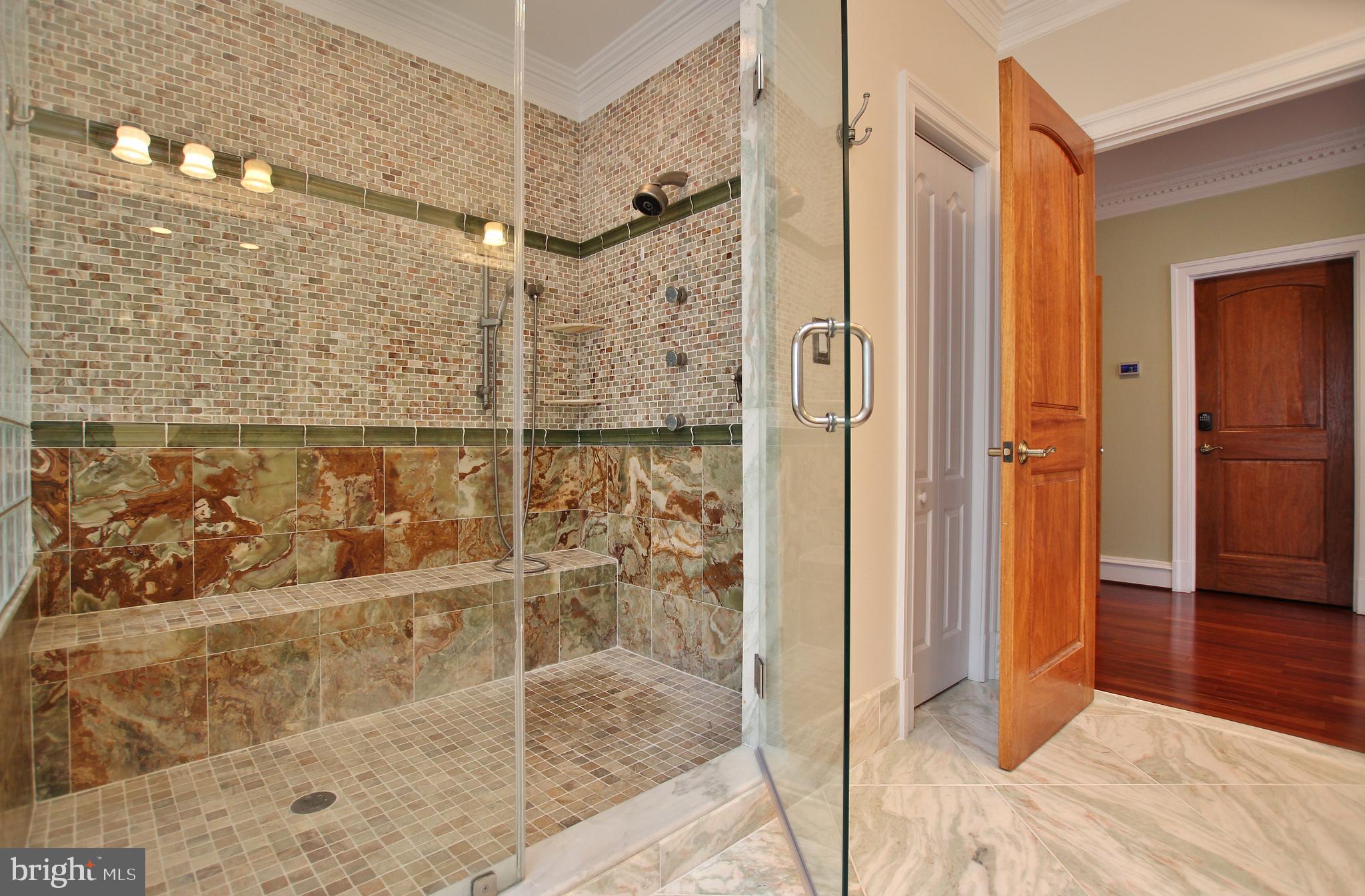 RIVERWOOD - Residential