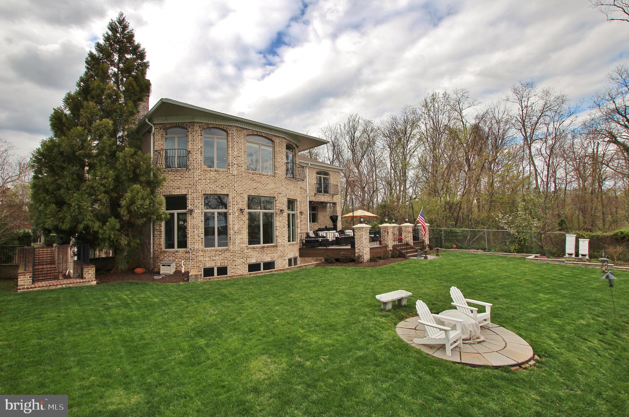 RIVERWOOD - Residential