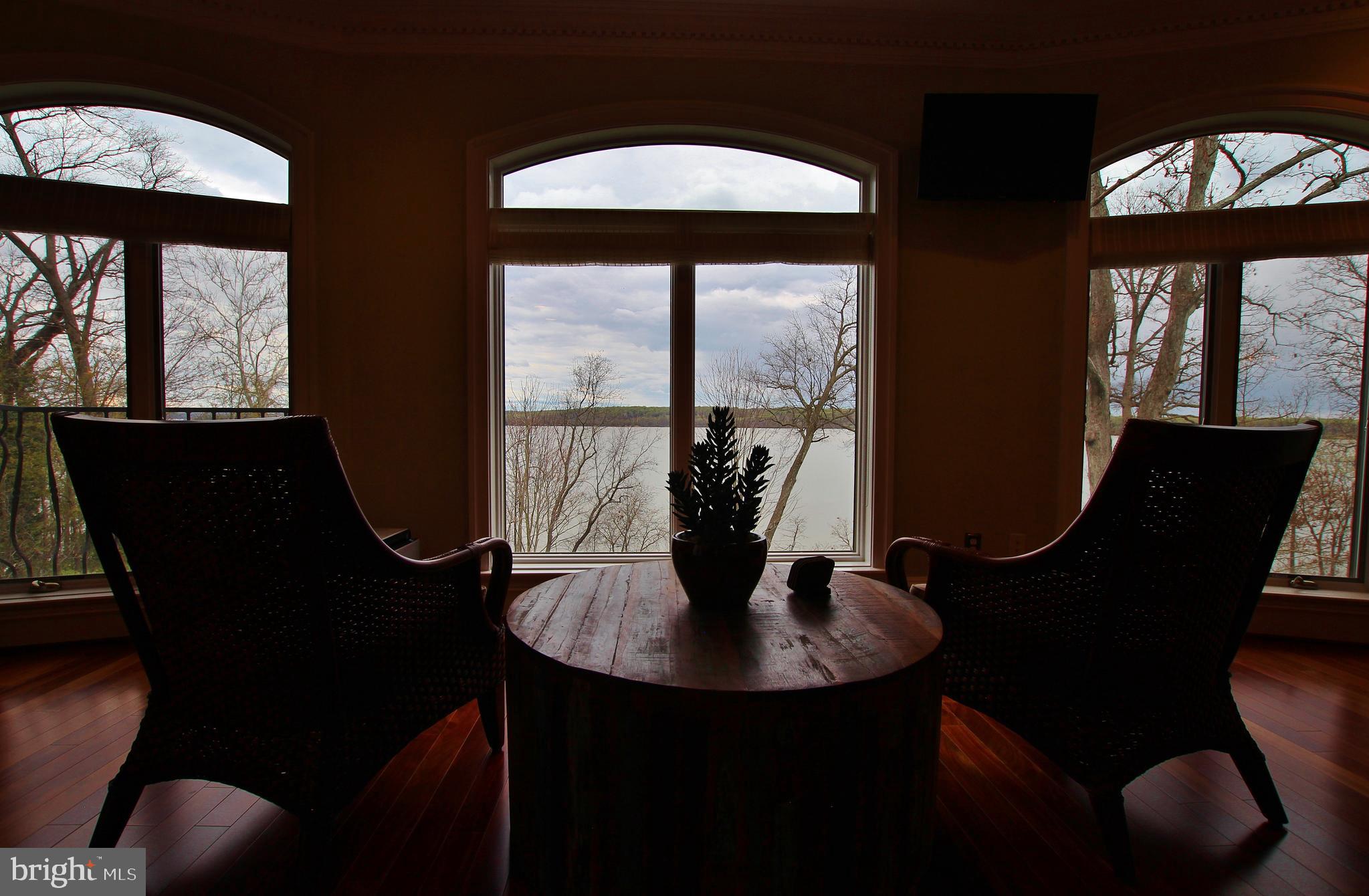 RIVERWOOD - Residential