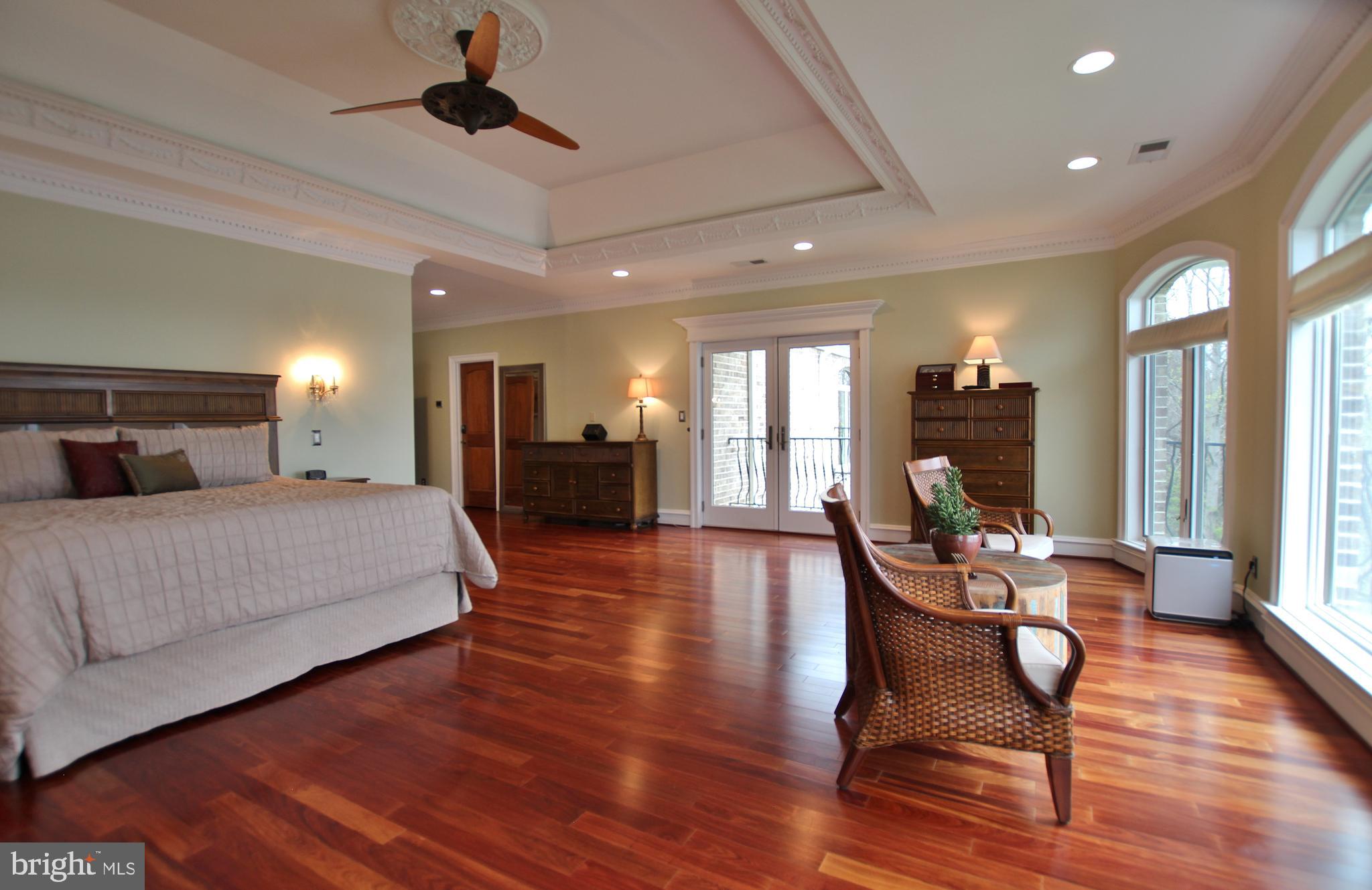 RIVERWOOD - Residential