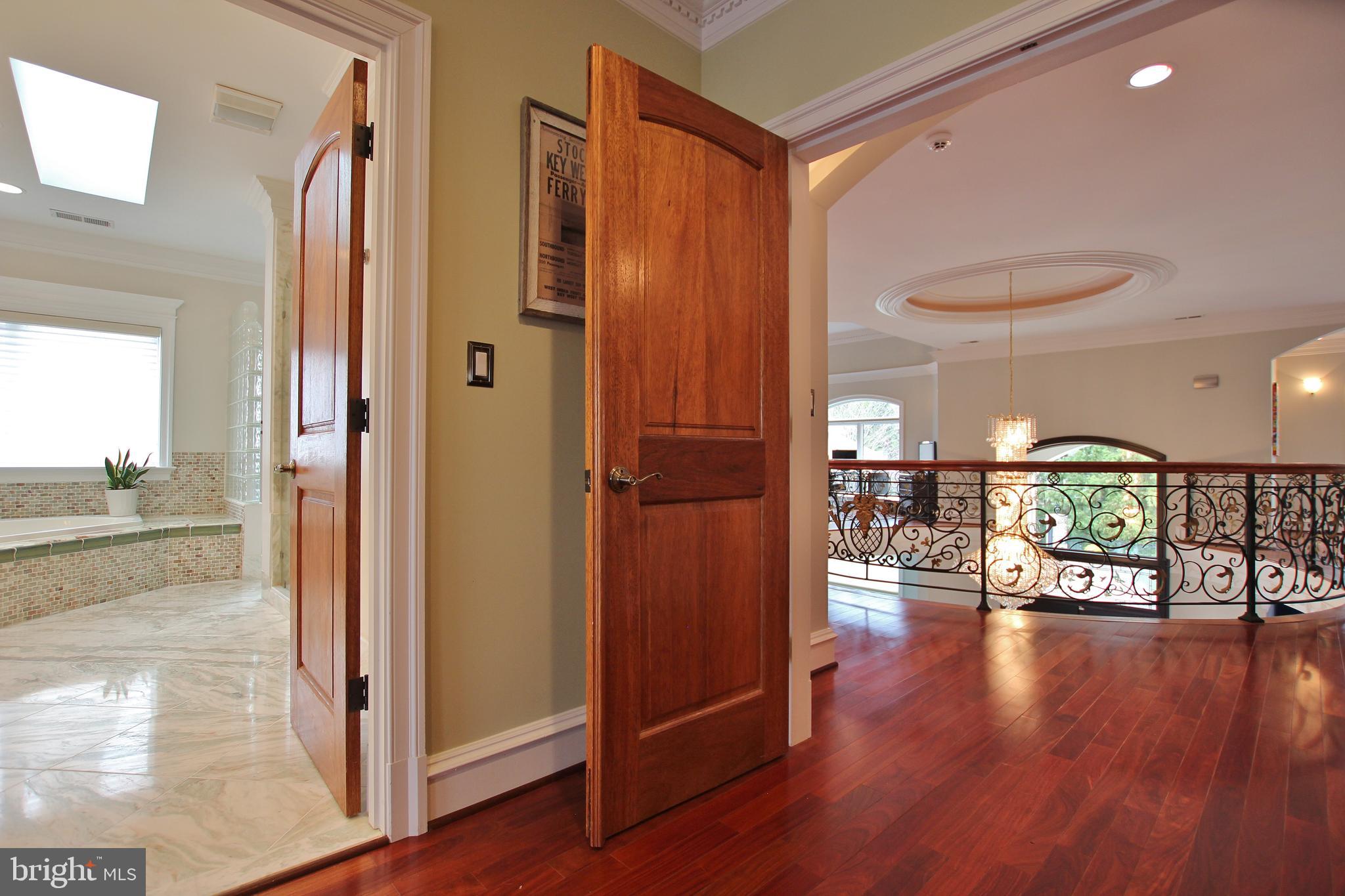 RIVERWOOD - Residential