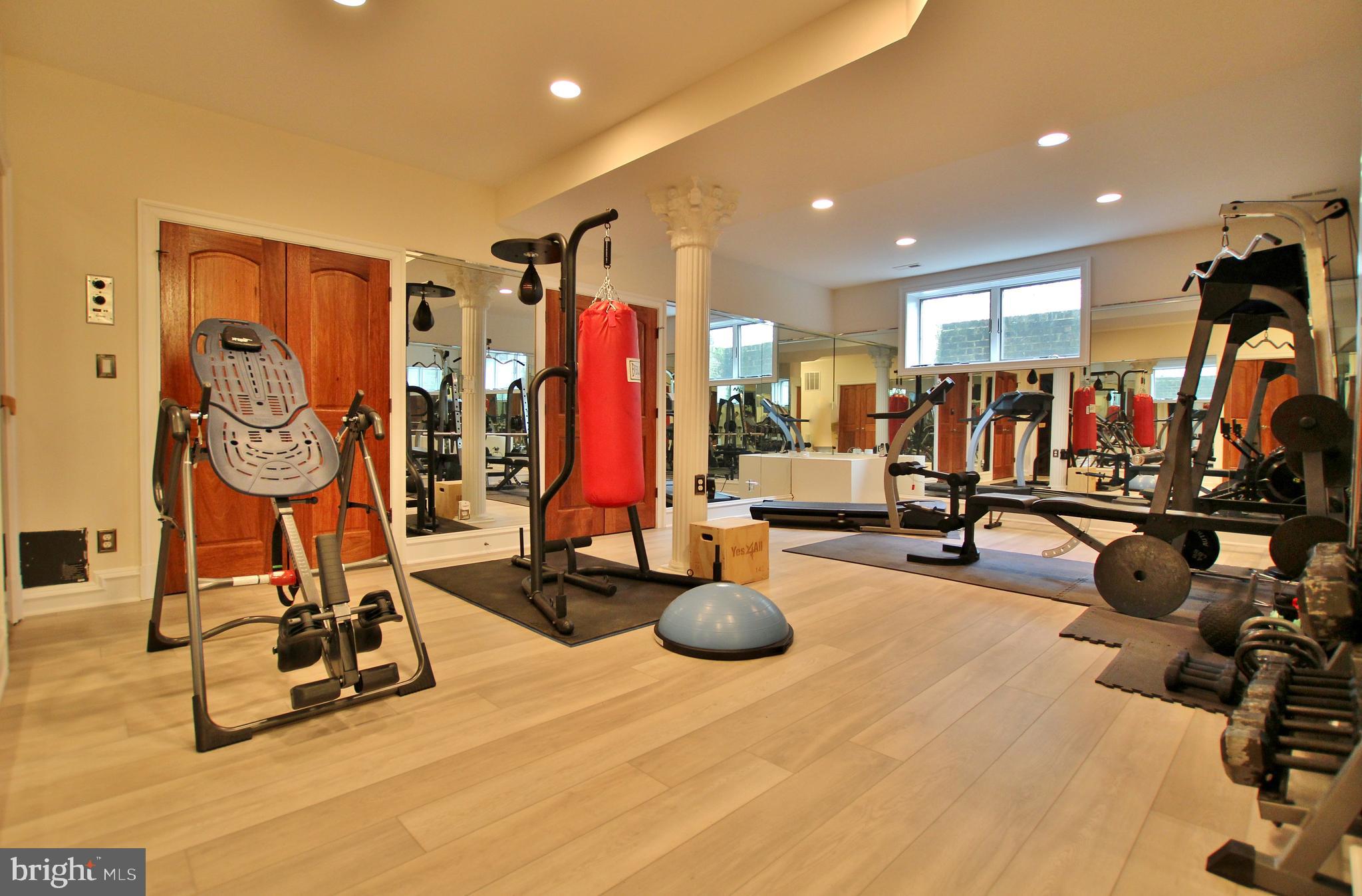 RIVERWOOD - Residential