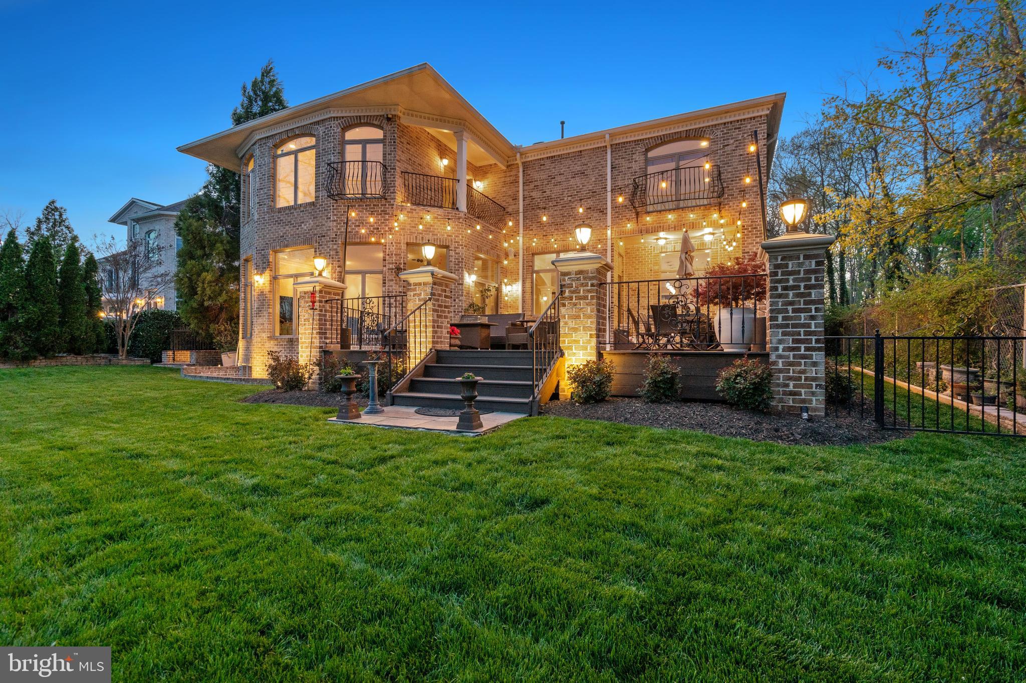 RIVERWOOD - Residential