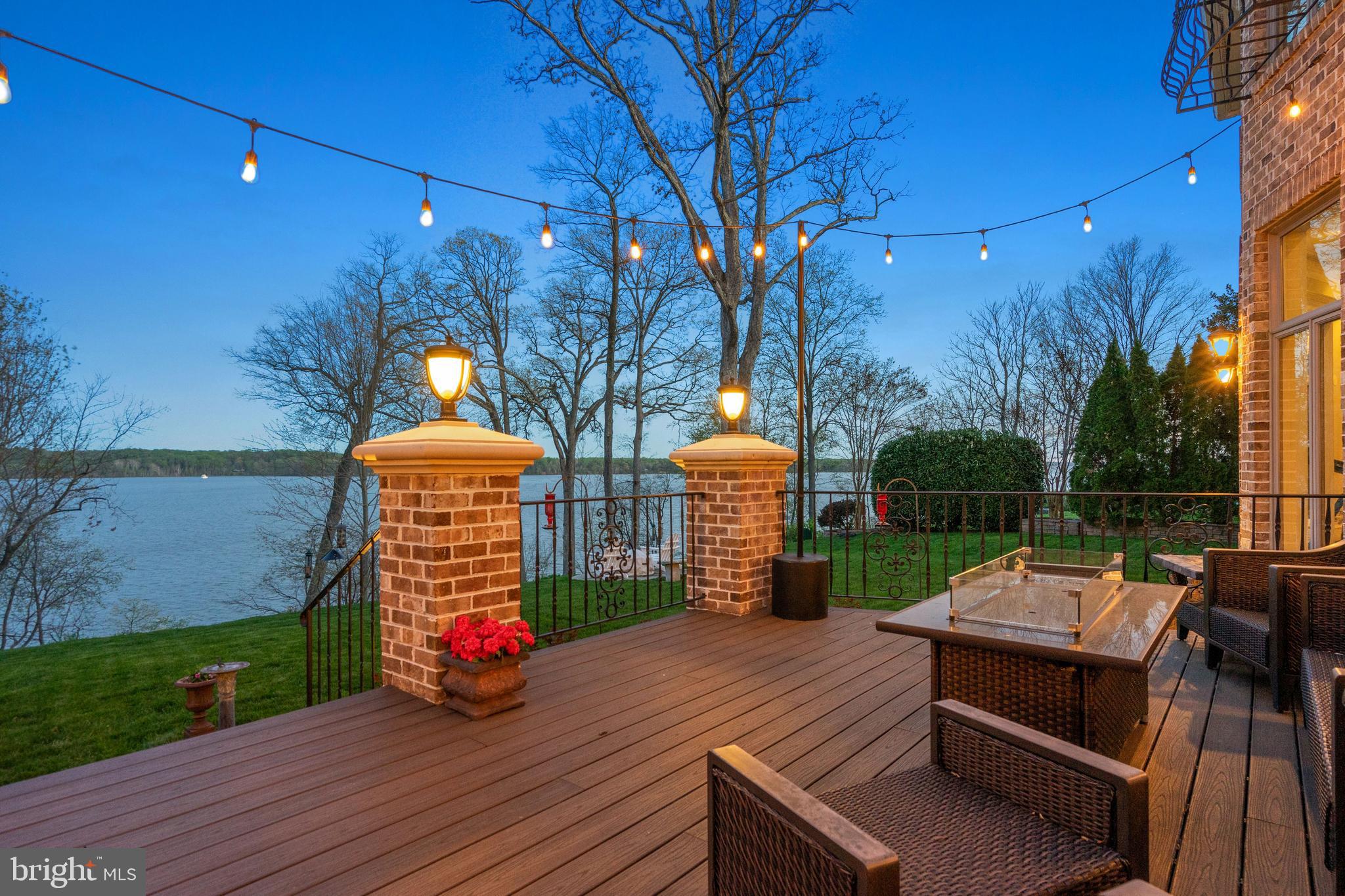 RIVERWOOD - Residential