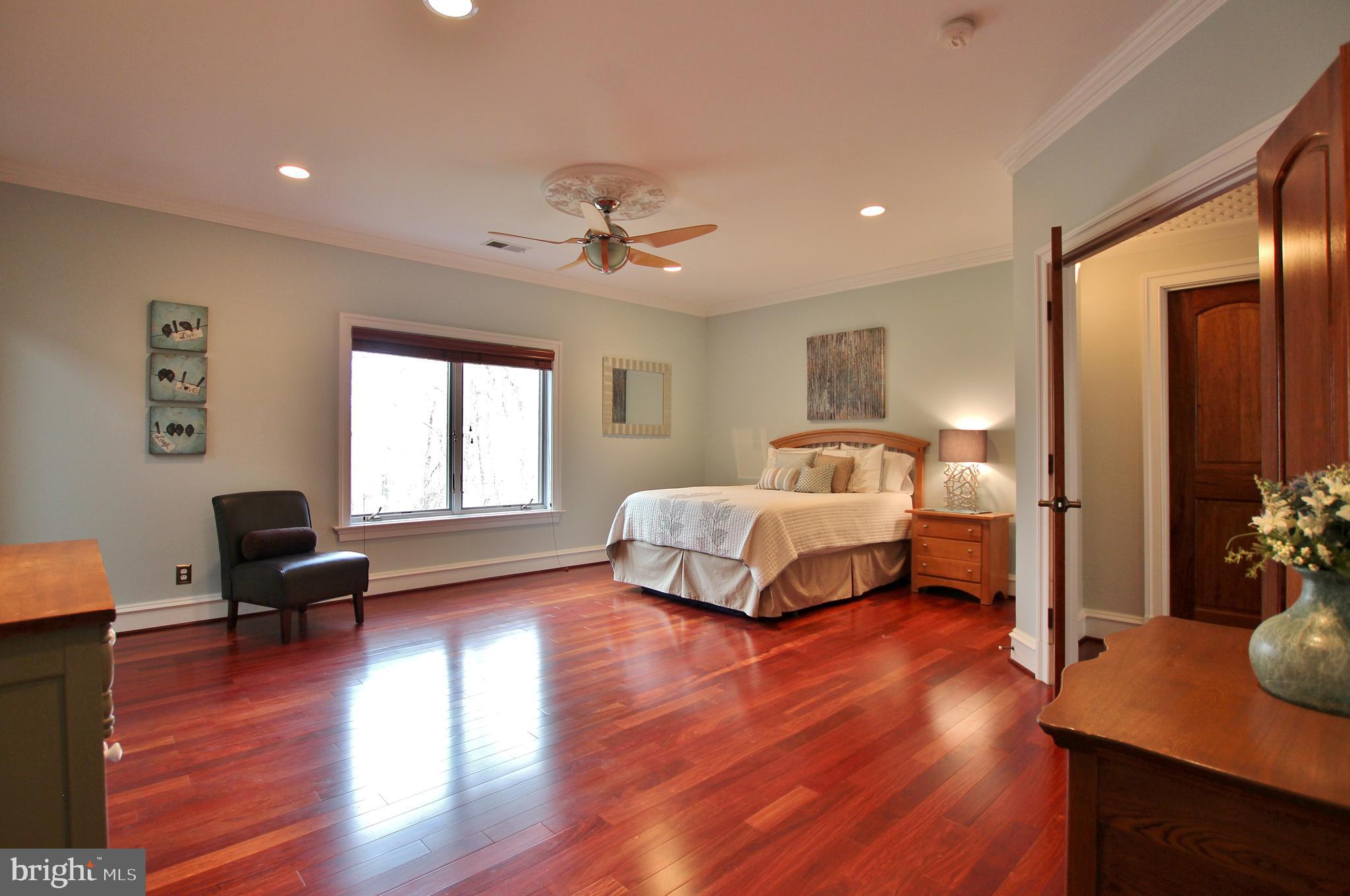 RIVERWOOD - Residential