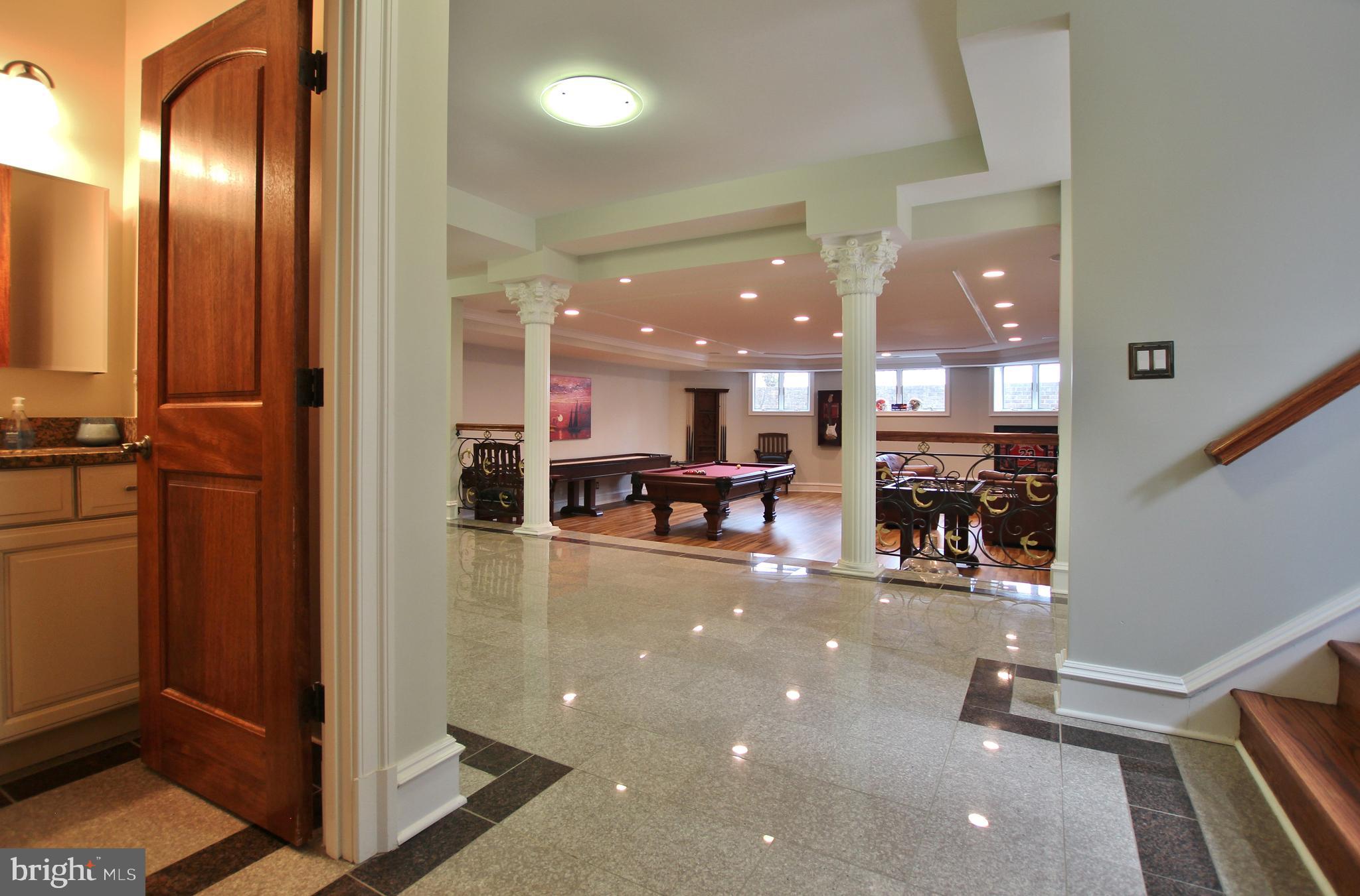 RIVERWOOD - Residential