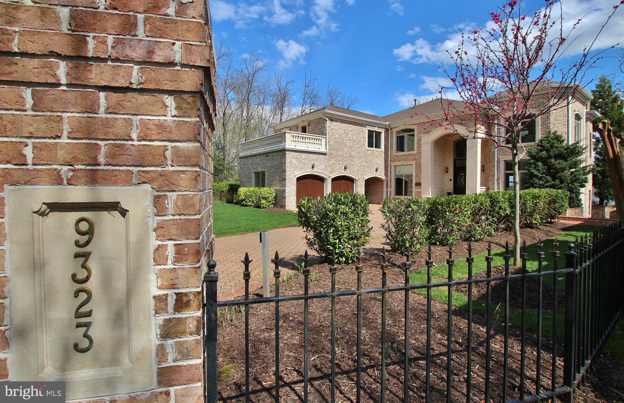 RIVERWOOD - Residential