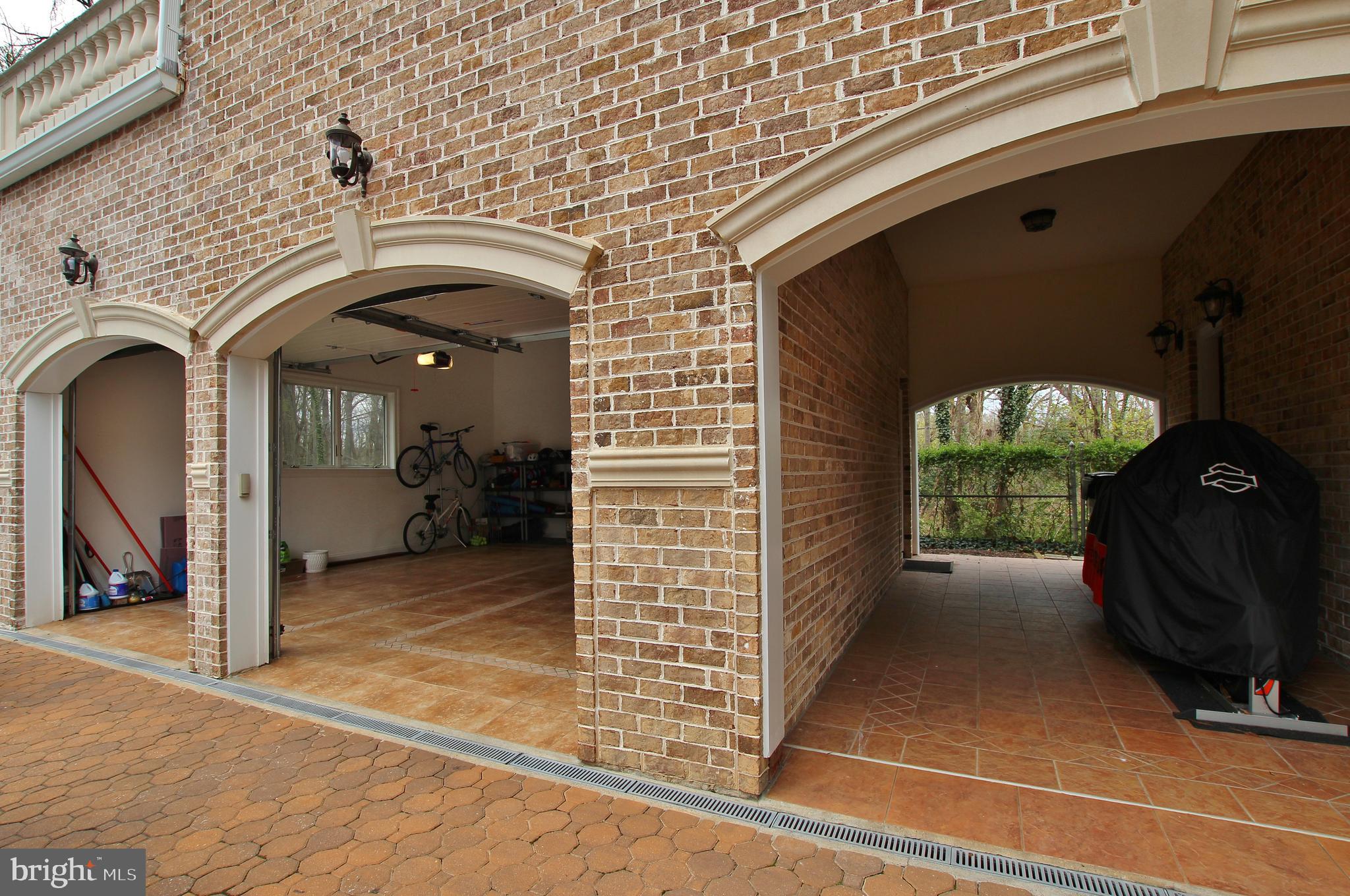 RIVERWOOD - Residential