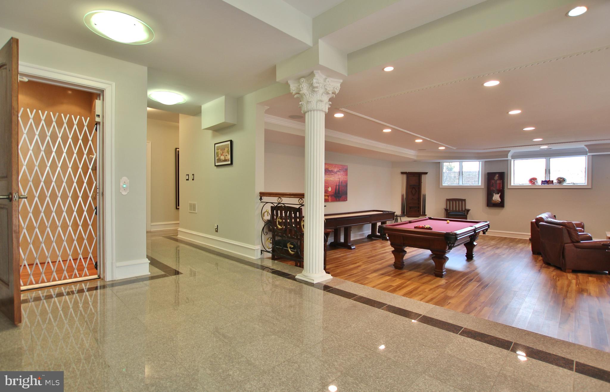 RIVERWOOD - Residential