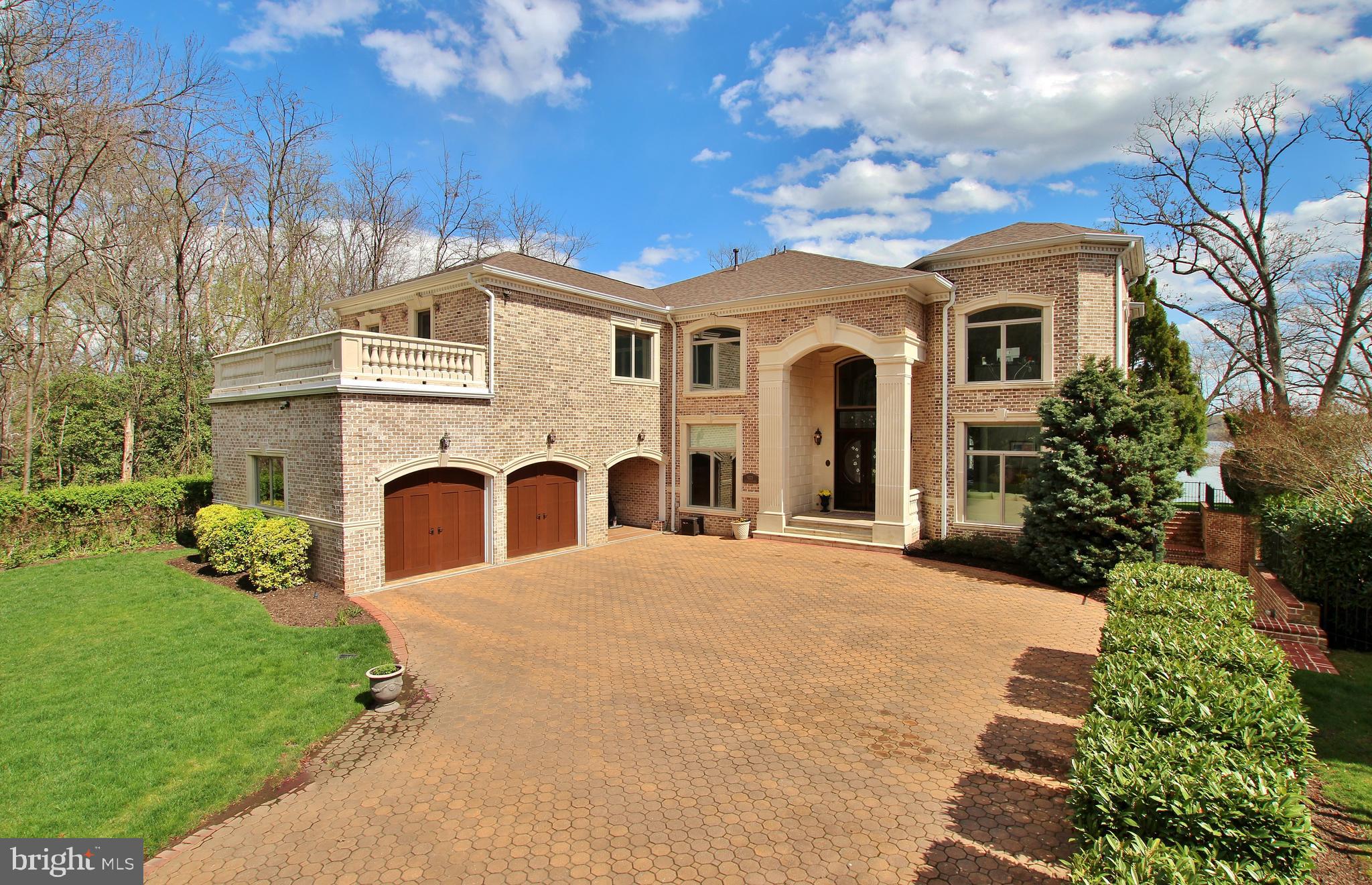 RIVERWOOD - Residential