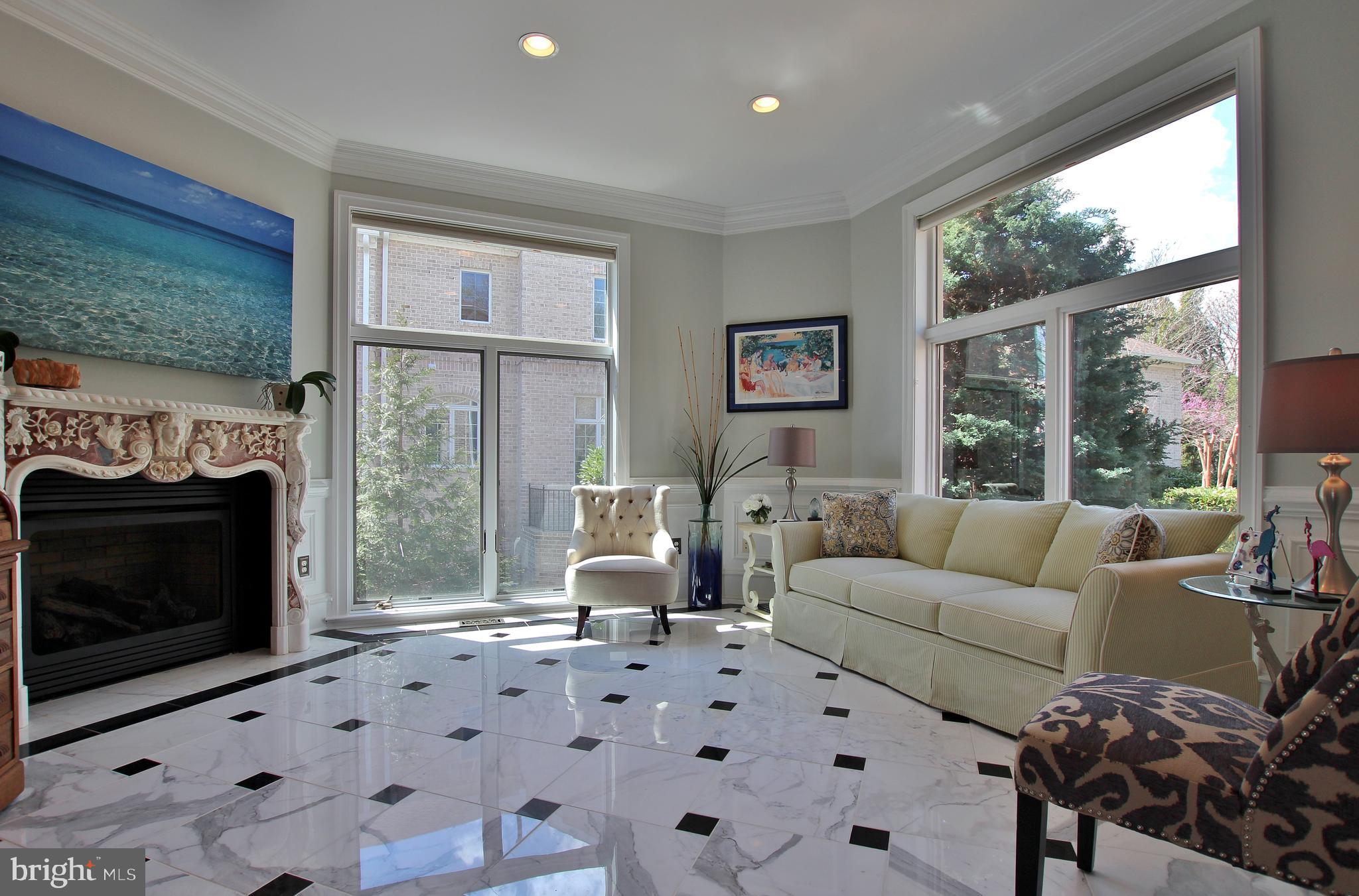 RIVERWOOD - Residential