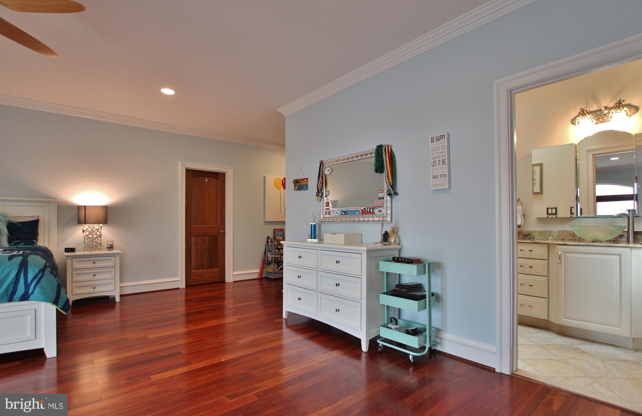 RIVERWOOD - Residential