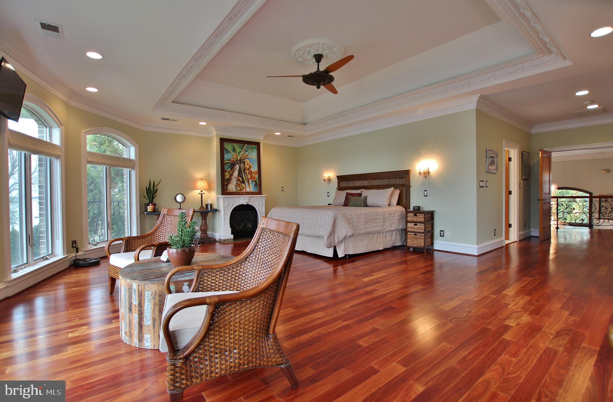 RIVERWOOD - Residential