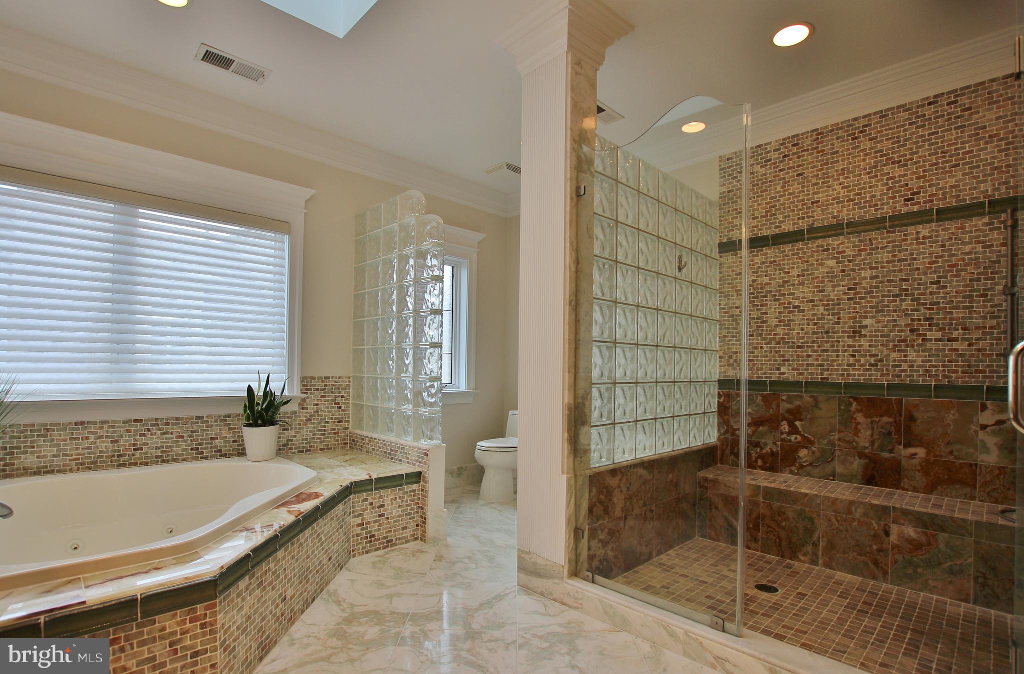 RIVERWOOD - Residential