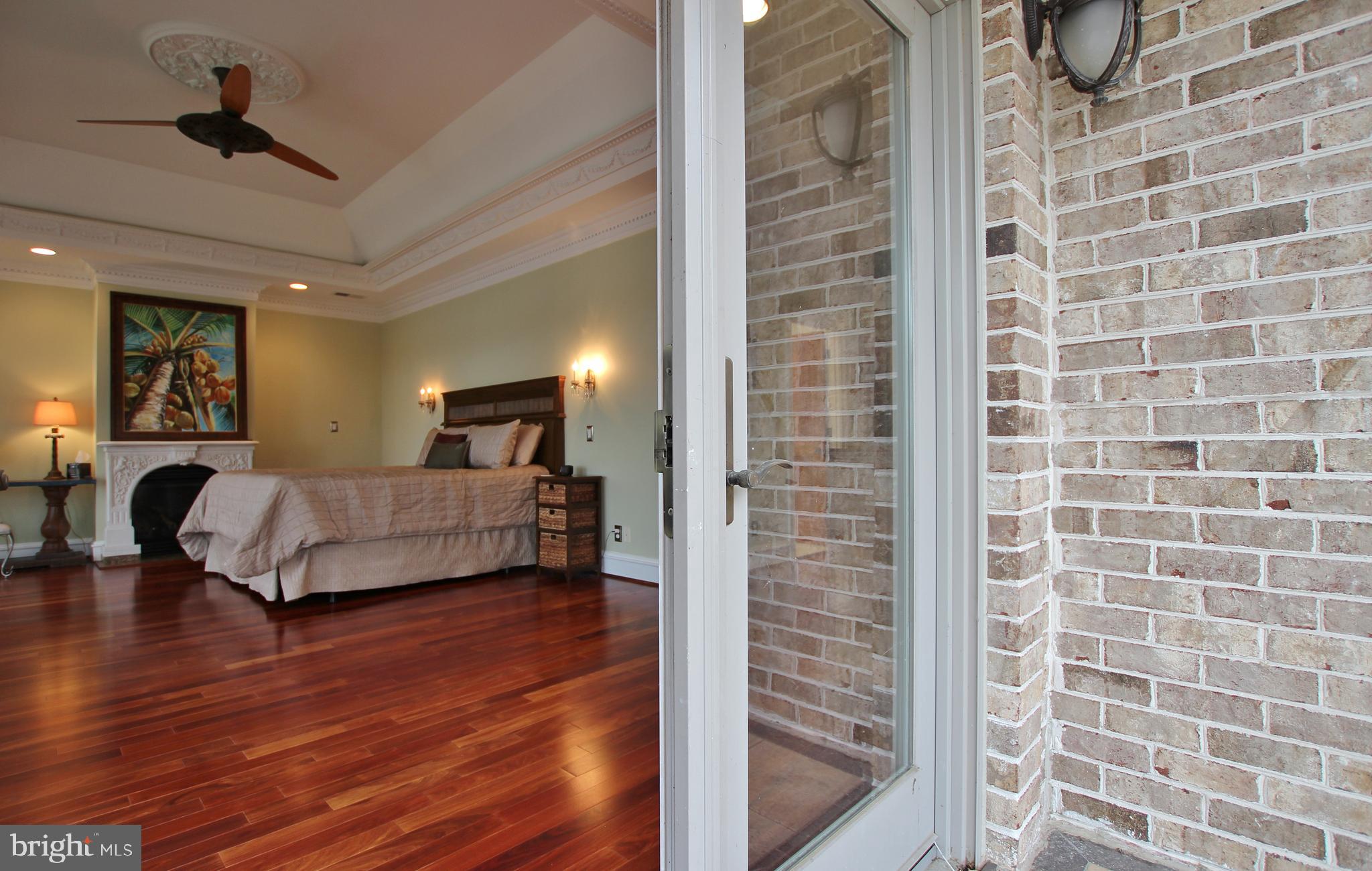 RIVERWOOD - Residential