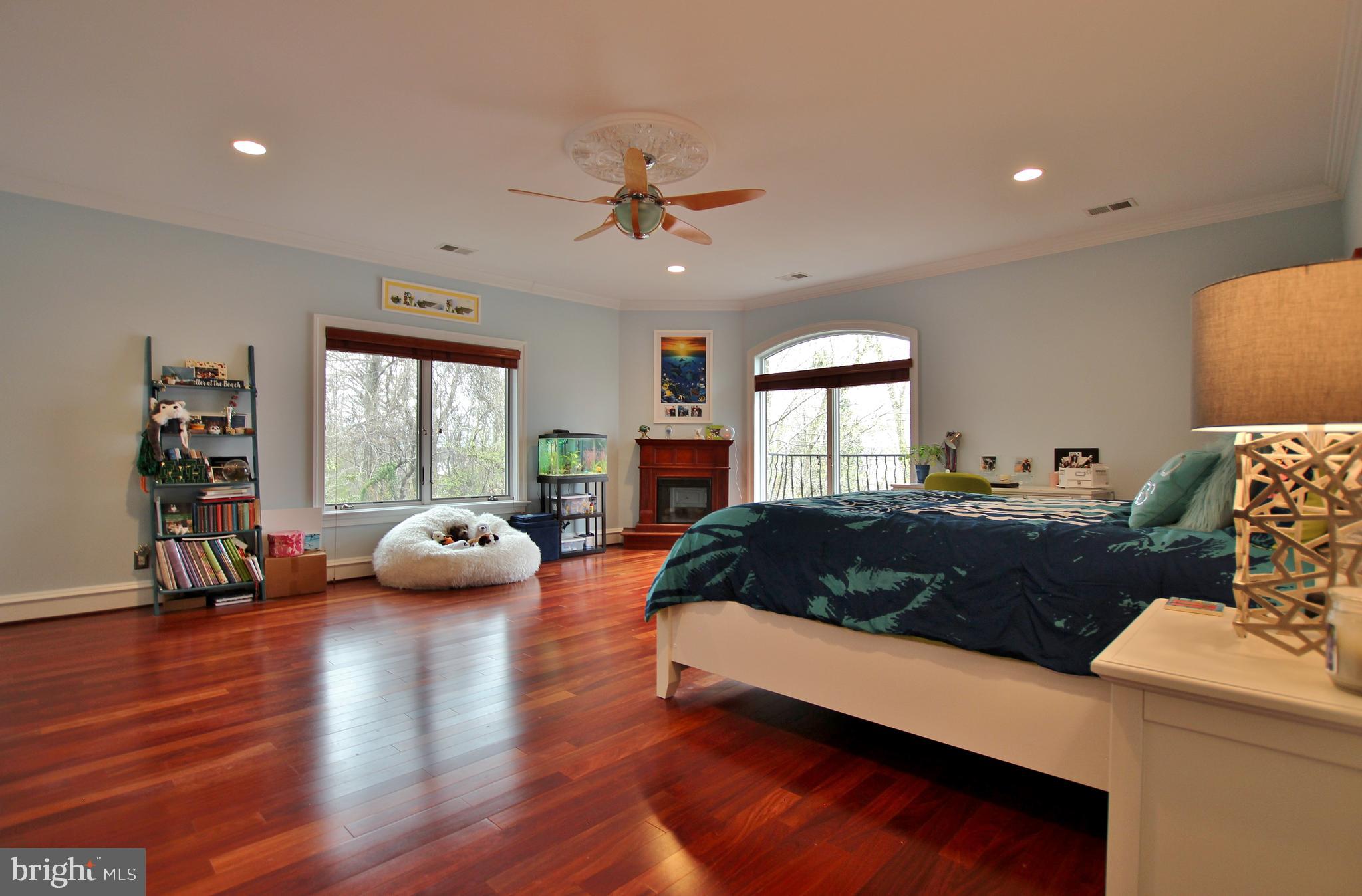 RIVERWOOD - Residential