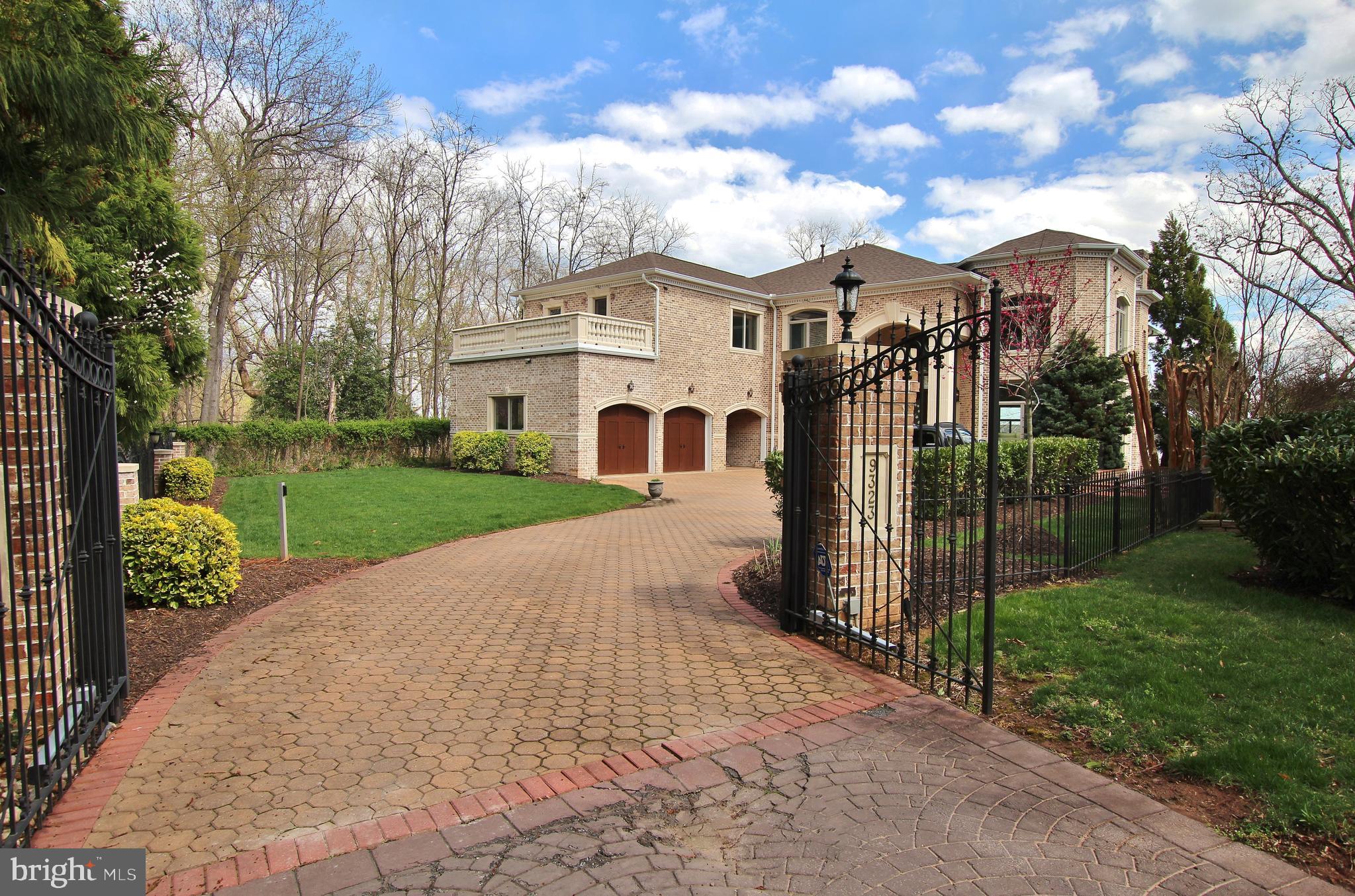 RIVERWOOD - Residential