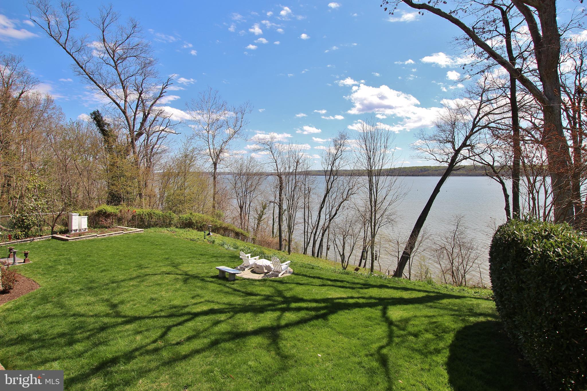 RIVERWOOD - Residential