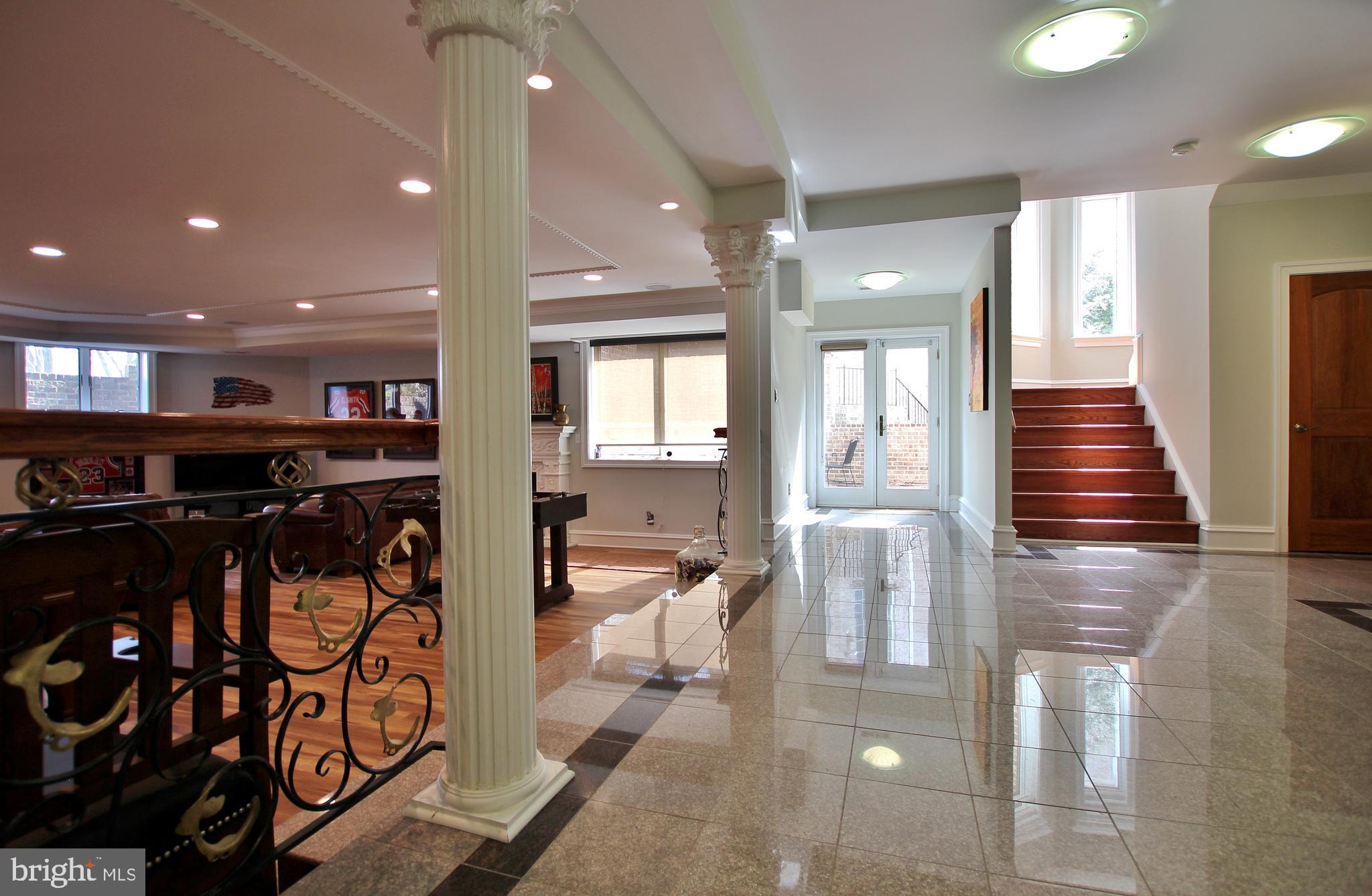 RIVERWOOD - Residential