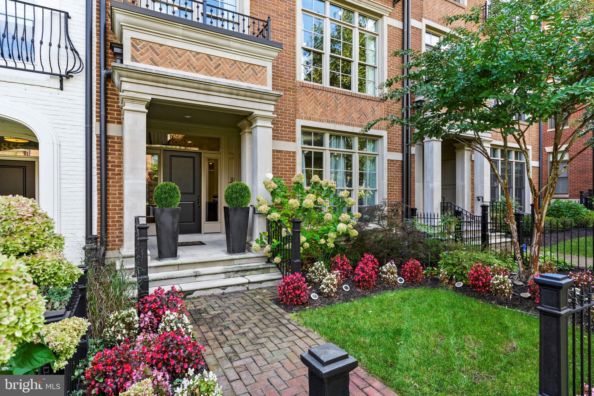 SYMPHONY PARK - Residential