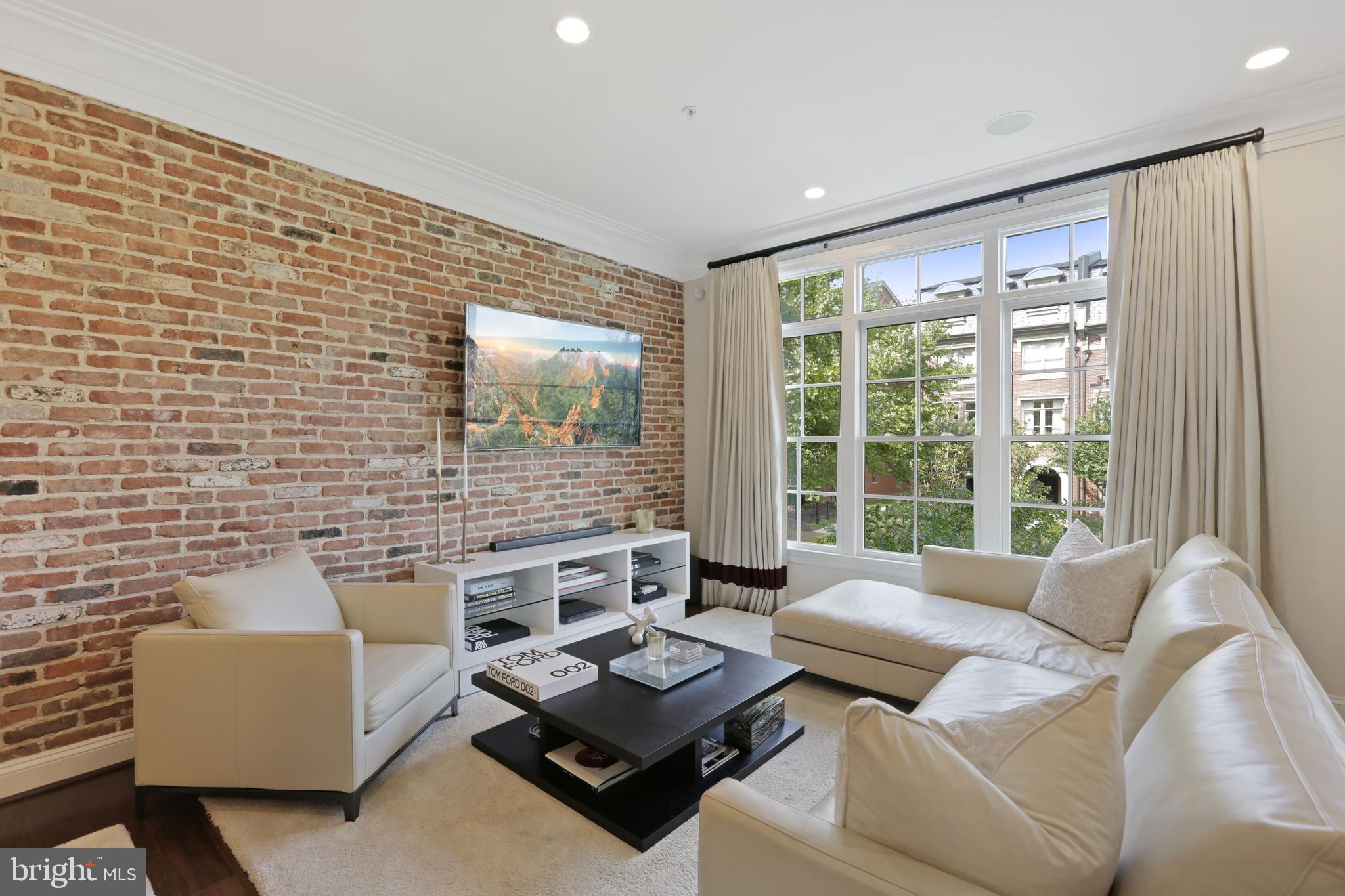 SYMPHONY PARK - Residential