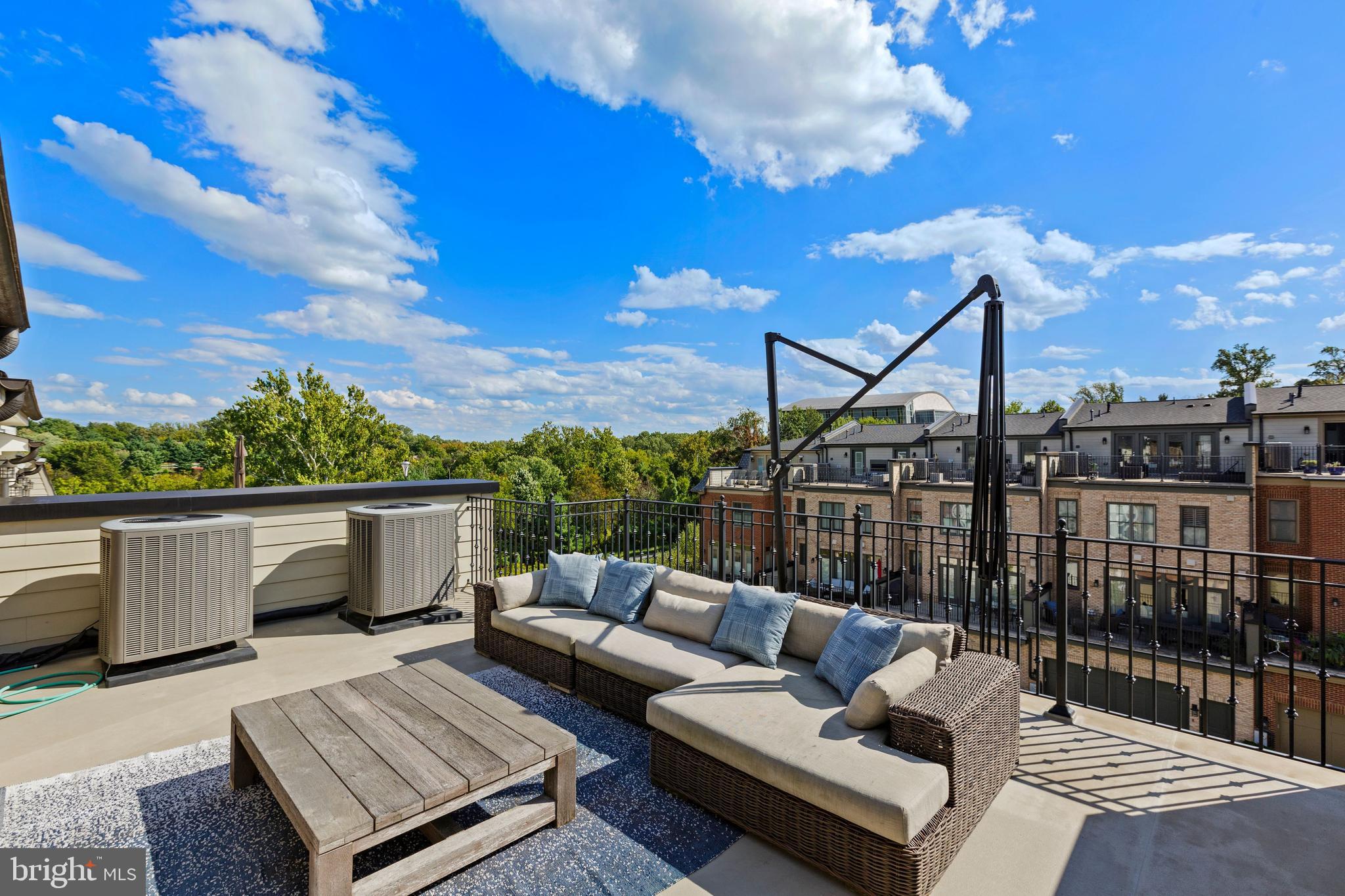 SYMPHONY PARK - Residential