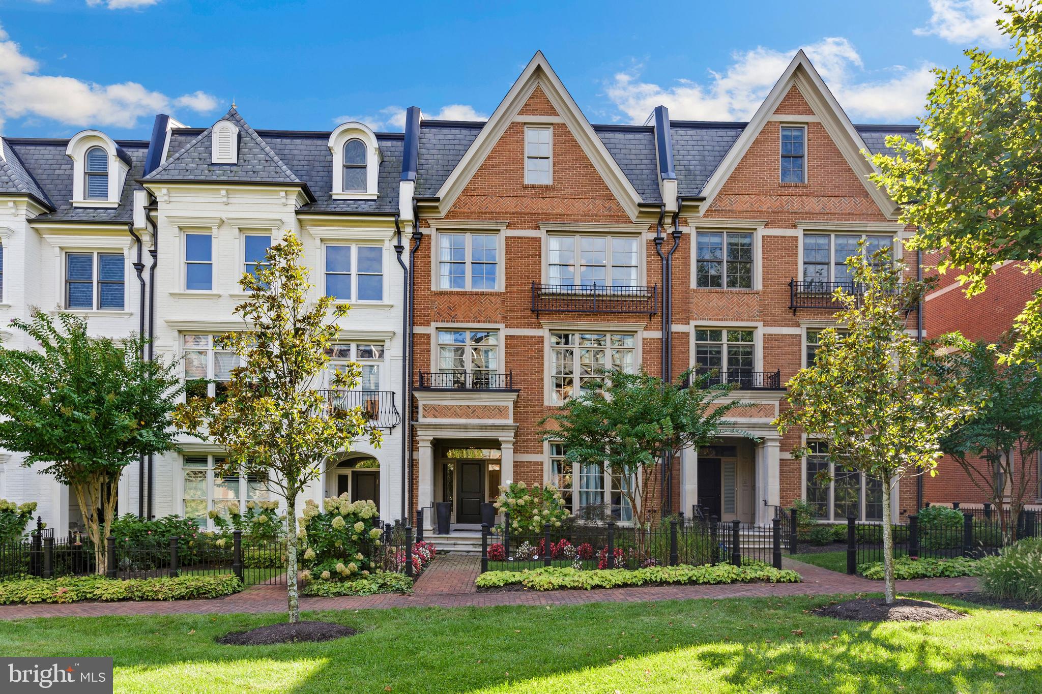 SYMPHONY PARK - Residential