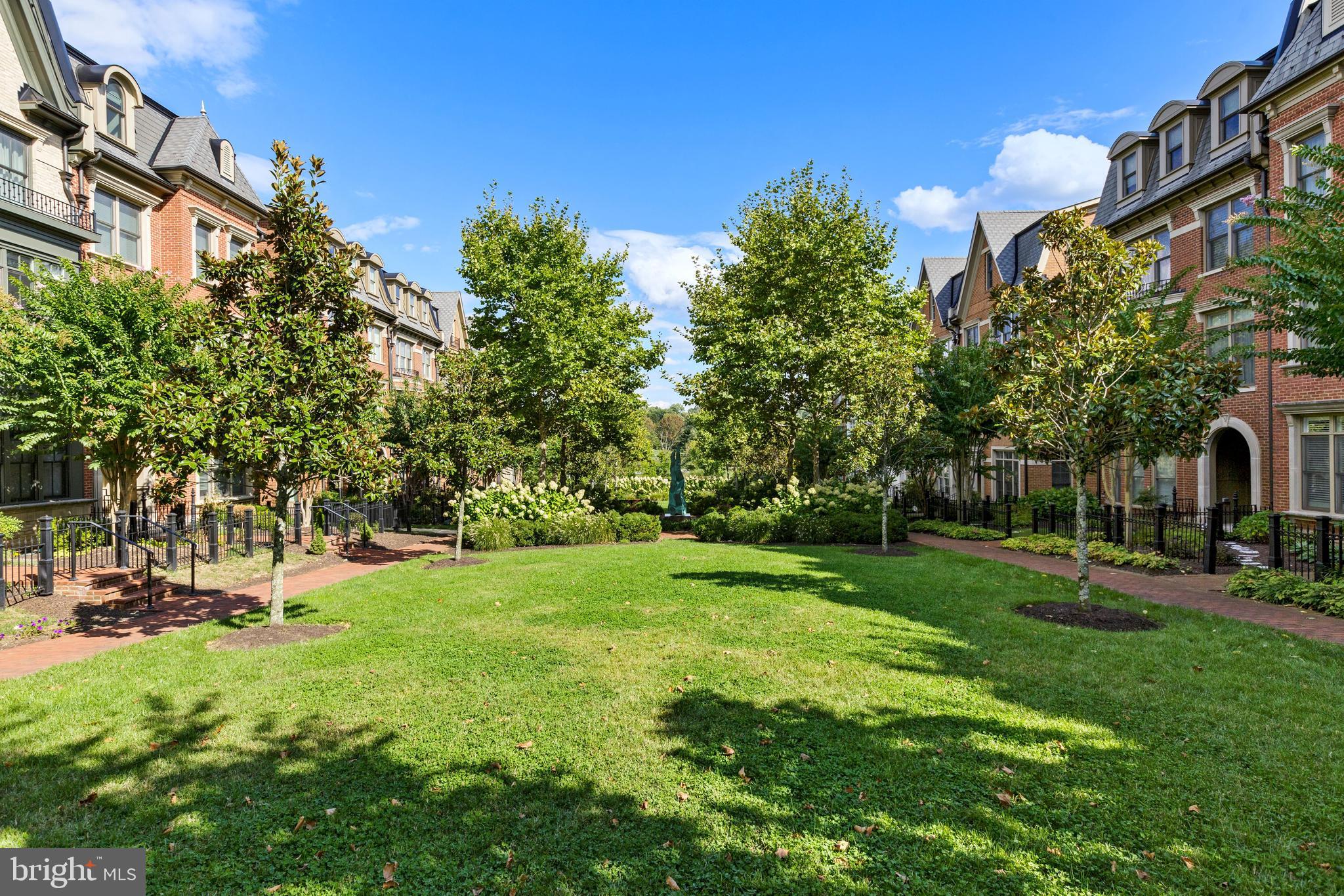 SYMPHONY PARK - Residential