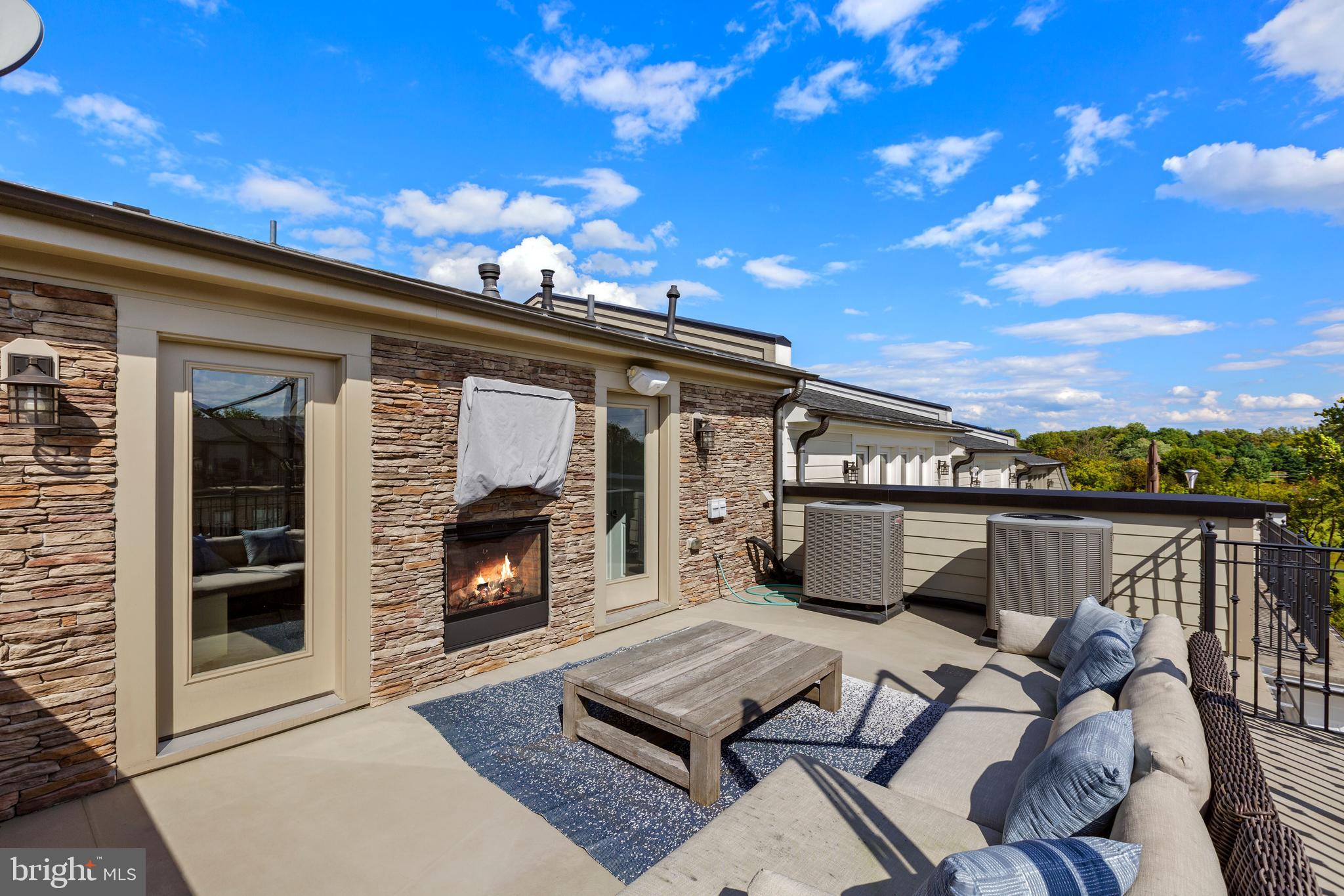 SYMPHONY PARK - Residential