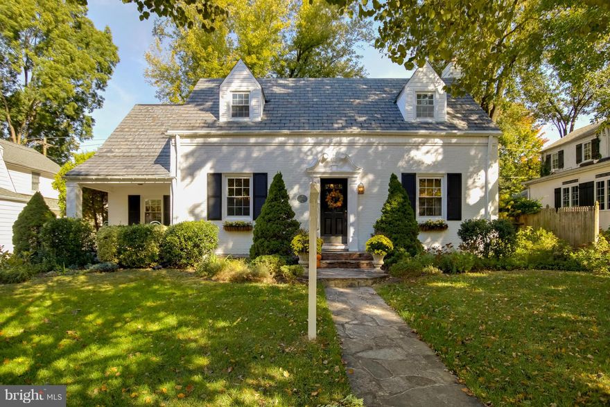 FANTASTIC OFFERING ON "BEST BLOCK" OF STONELEIGH!  EXPANDED AND UPDATED CAPE COD W/3 LARGE BEDROOMS, INCLUDING  MASTER SUITE W/SITTING ROOM. FEATURES 1ST FLR FAMILY RM W/FIREPLACE, PLUS A DEN/OFFICE, KITCHEN W/BREAKFAST BAR OPEN TO FAM RM  , FORMAL LIVING & DINING RMS, & POWDER RM. FRENCH DOORS 2 PATIO & SPACIOUS PRIVATE YD!  FINISHED LOWER LEVEL W/NEW CARPET, UPDATED SYSTEMS; SWEET FRONT PORCH!