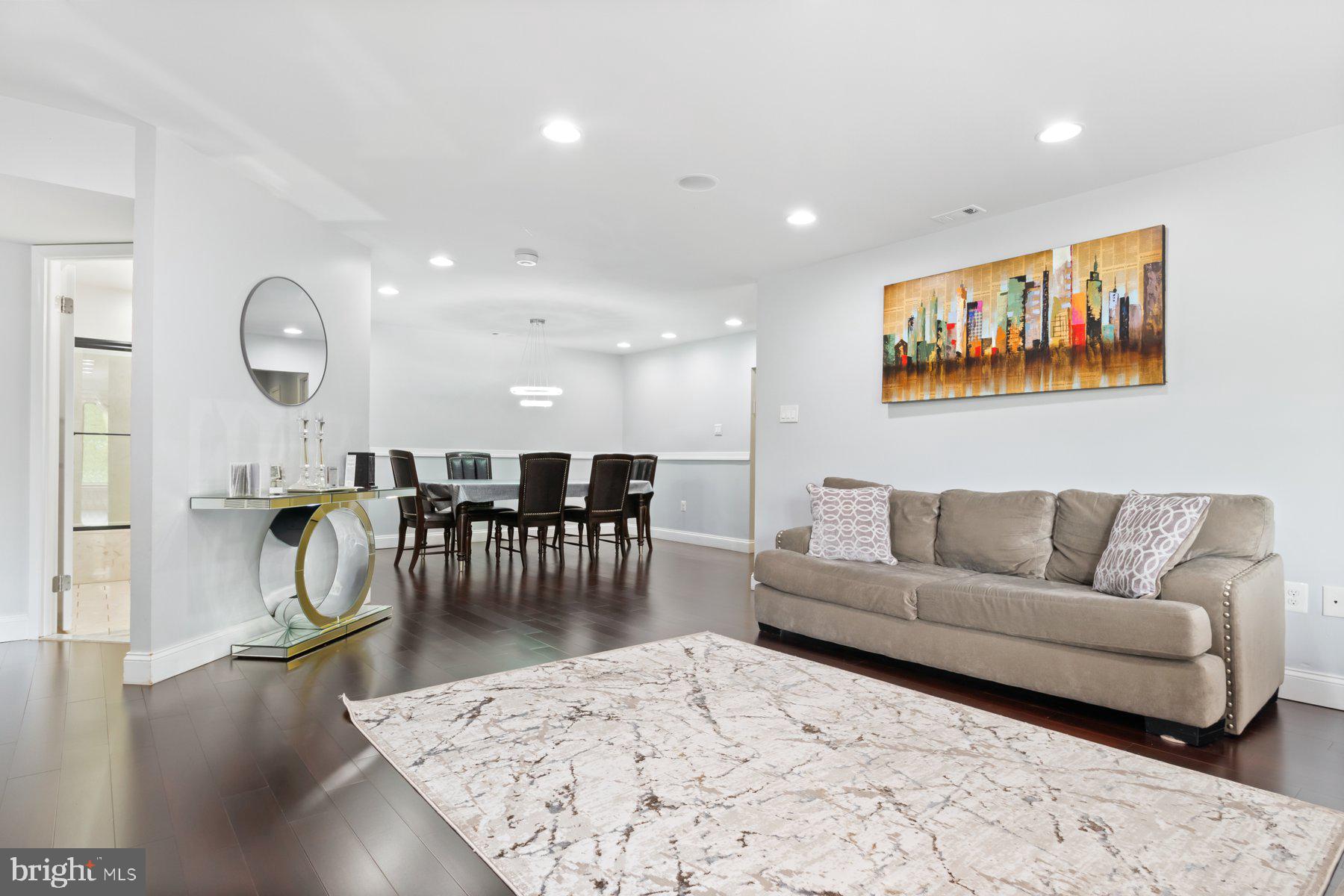 FALLSTAFF - Residential