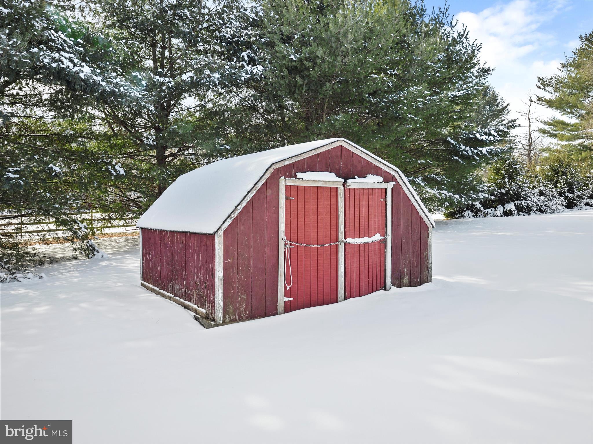 WEST CAVALAND - Residential