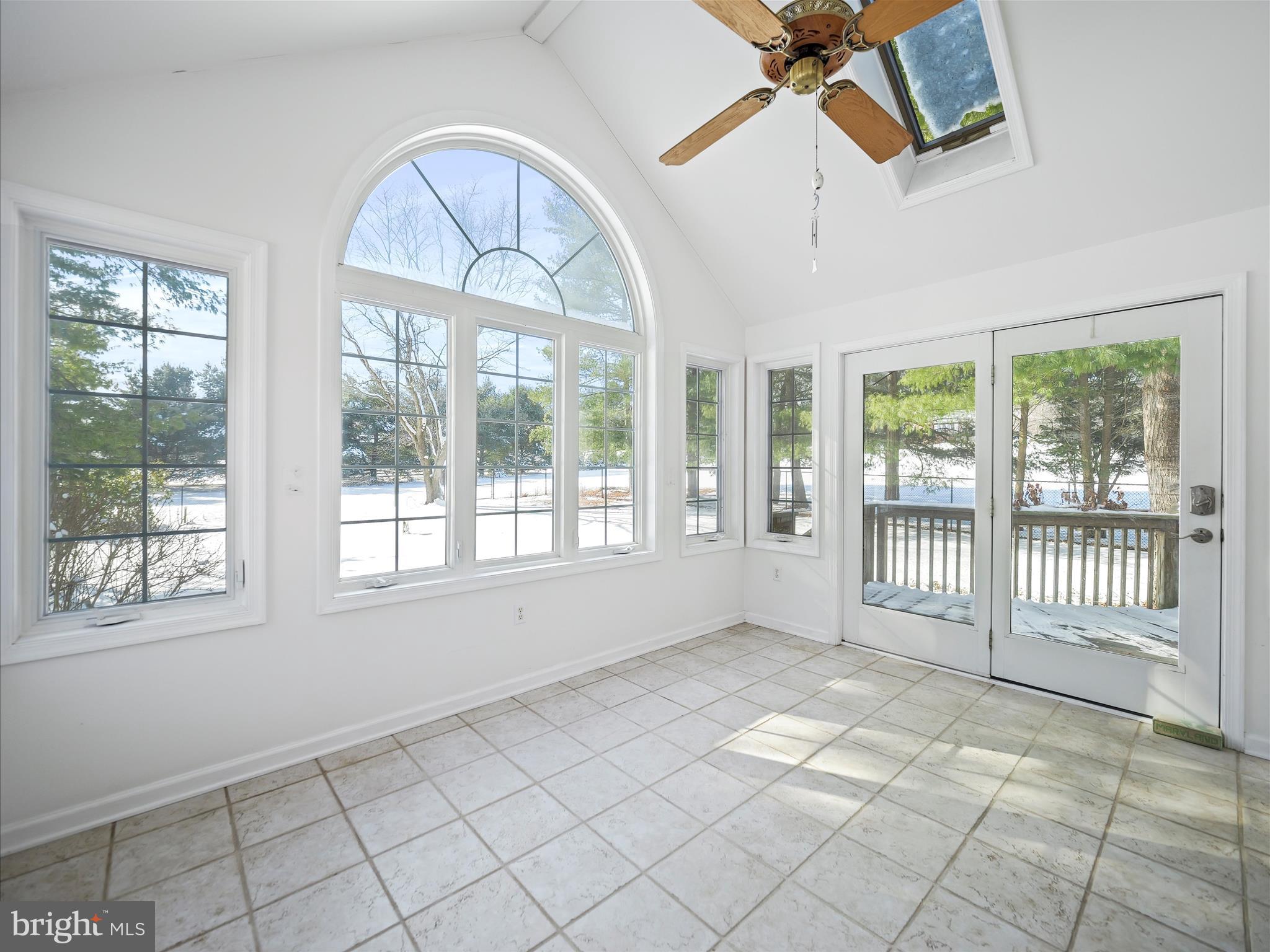 WEST CAVALAND - Residential