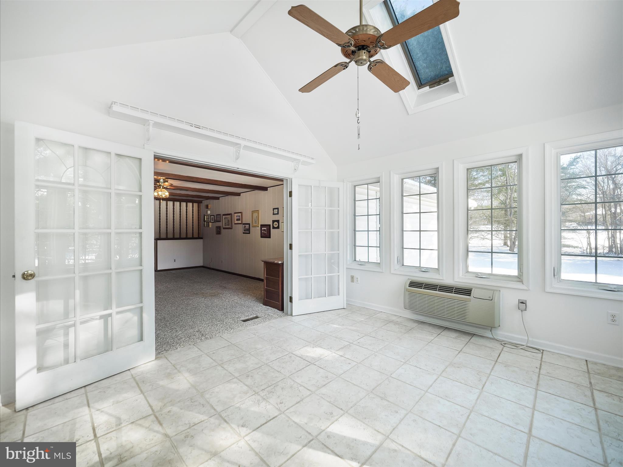 WEST CAVALAND - Residential